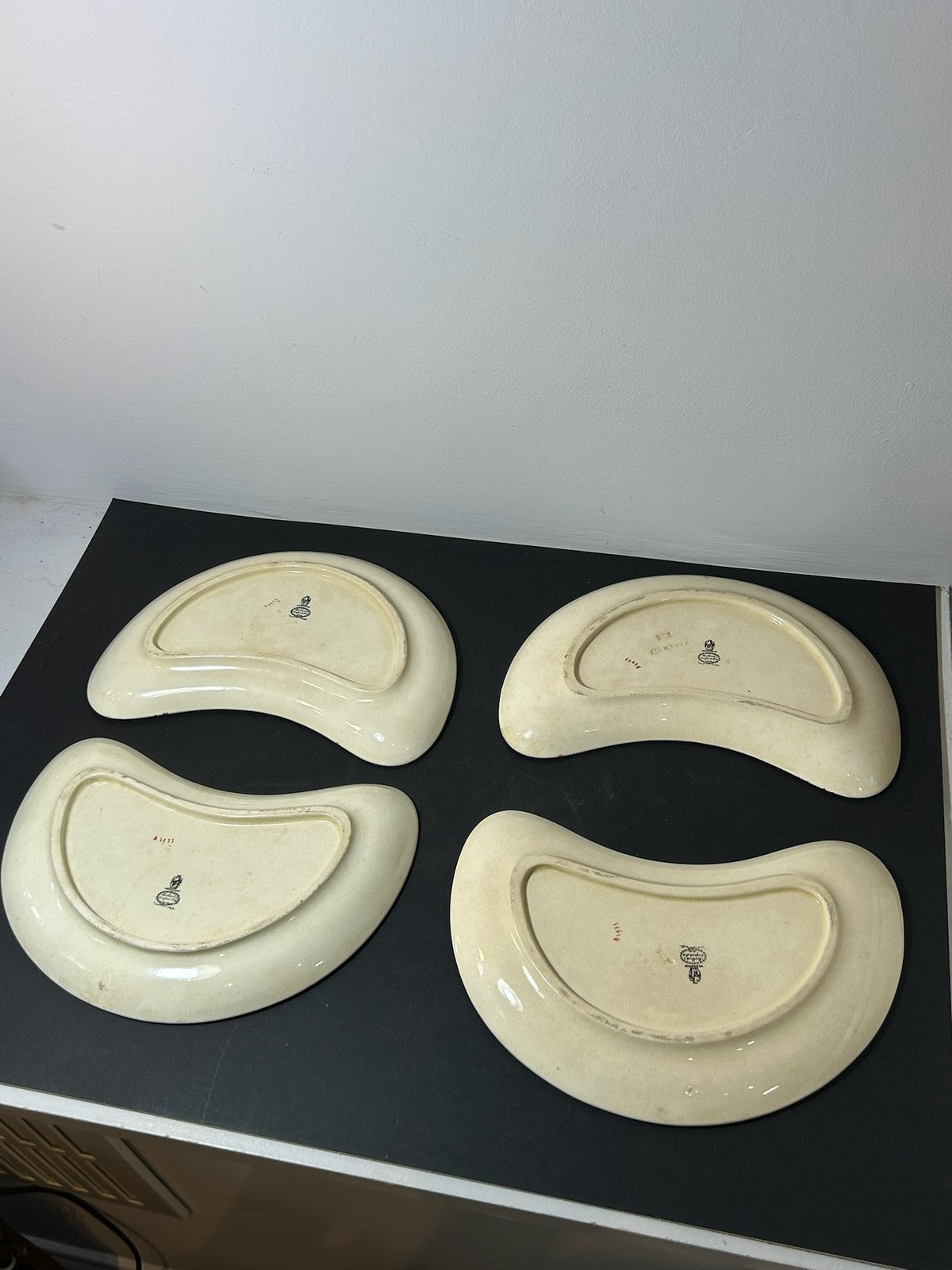 Four Antique Wedgwood Queens Ware Crested Crescent Salad Dishes Mortlocks 18873