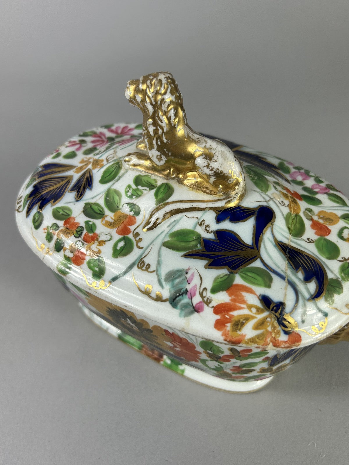 Early 19th Century English Imari Style Lion Finial Tureen