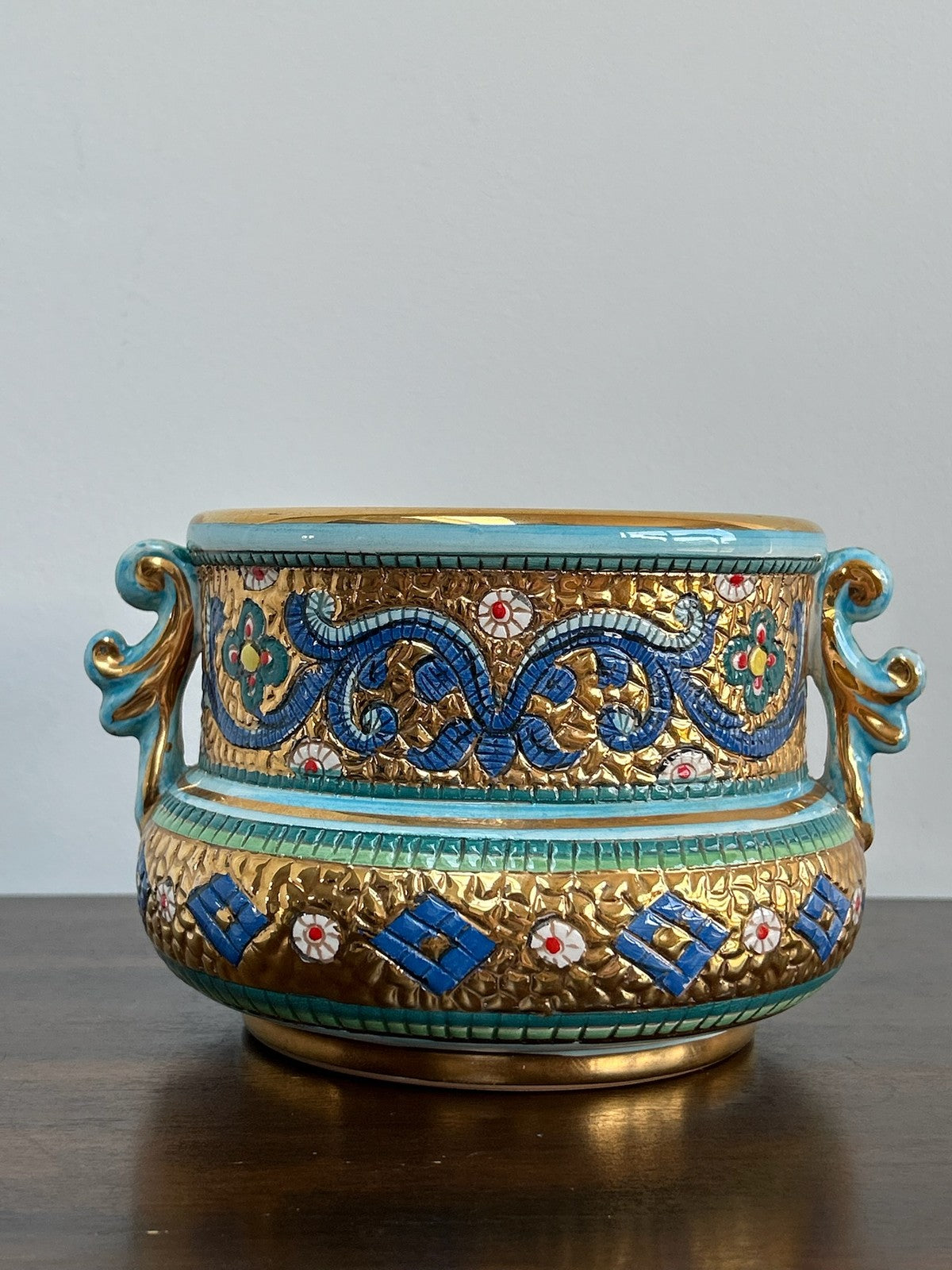 Italian Hand Painted Majolica Jardiniere Oro Zecchino Gilt Florets2