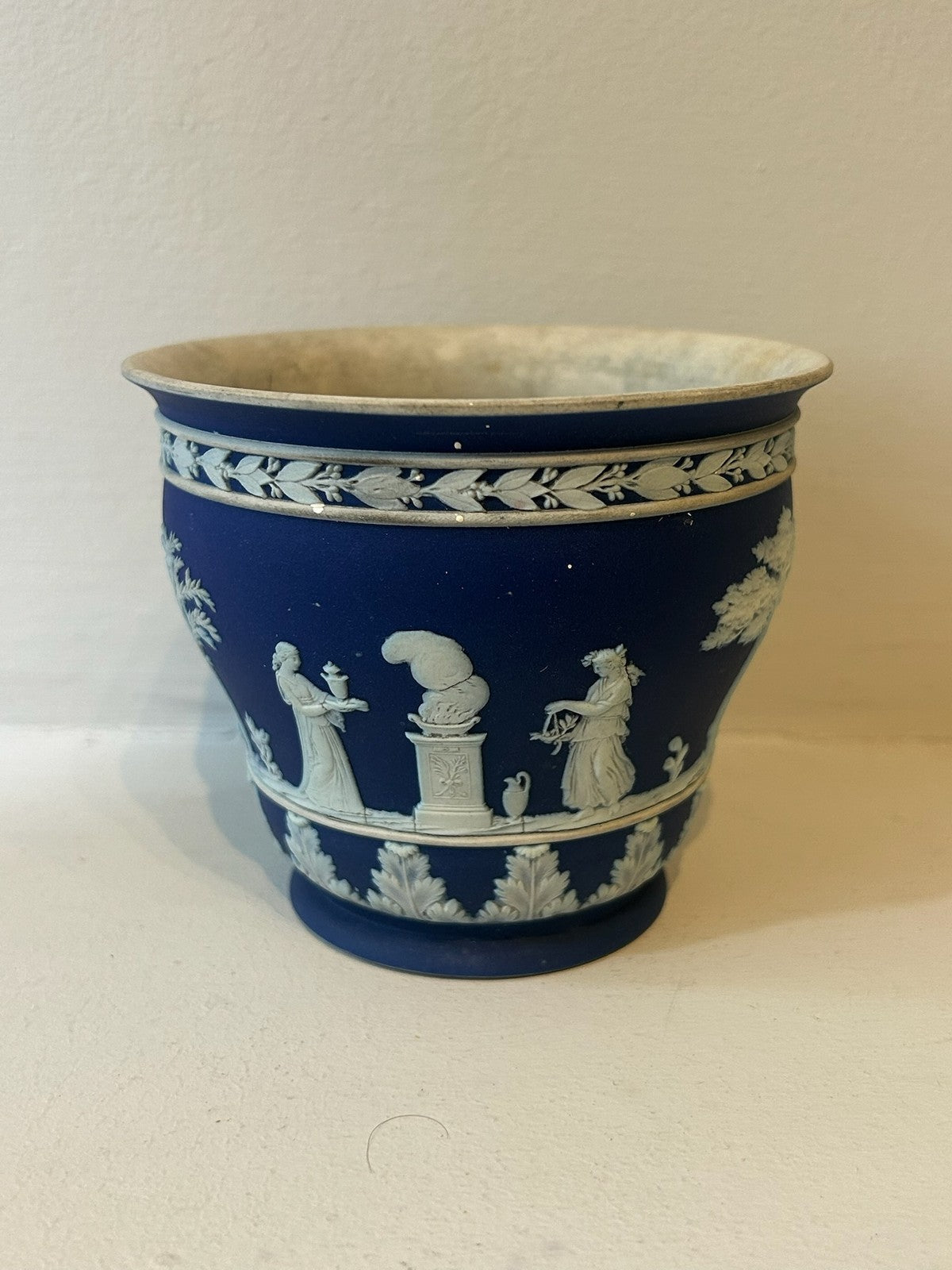 Wedgwood Dark Blue Dip Jasperware Jardiniere Planter Classical Relief 10cm1