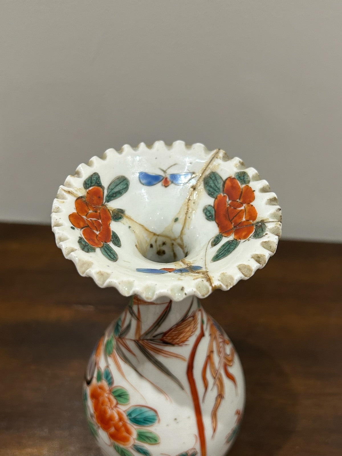 Japanese Meiji Imari Porcelain Bottle Vase Phoenix Crimped Rim3