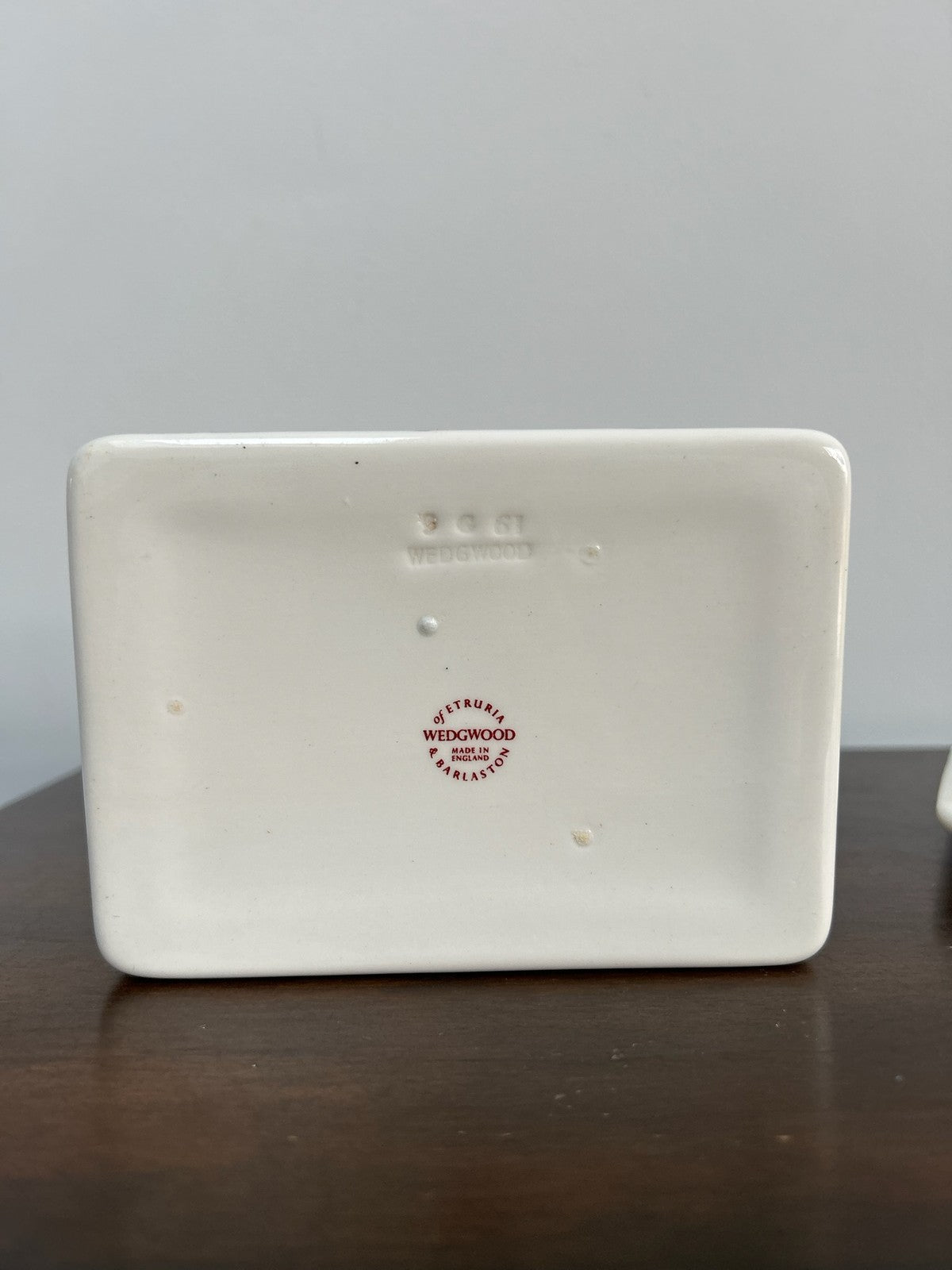 Wedgwood Porcelain Trinket Box Lidded Red Printed Scene8