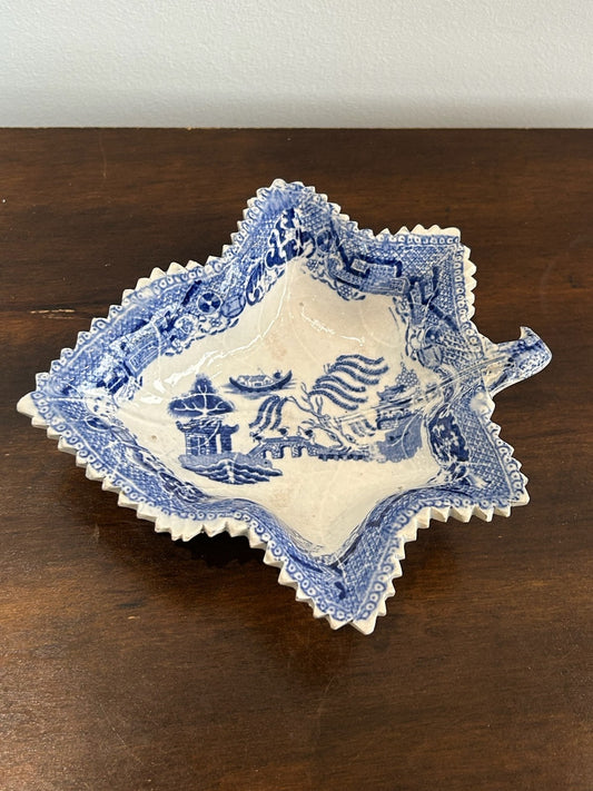 Antique 19th Century Blue White Willow Pattern Leaf Shaped Pickle Dish0