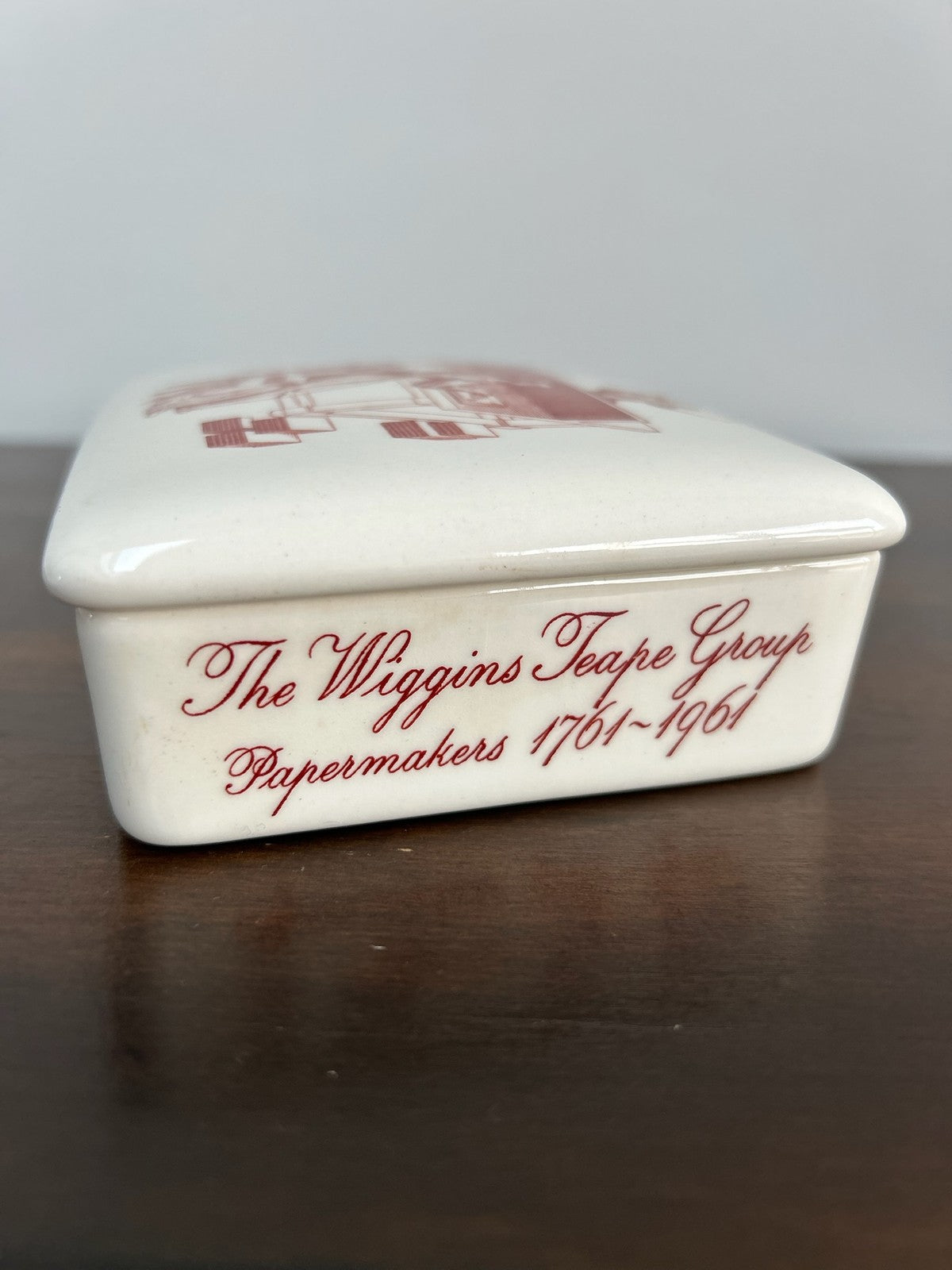 Wedgwood Porcelain Trinket Box Lidded Red Printed Scene4