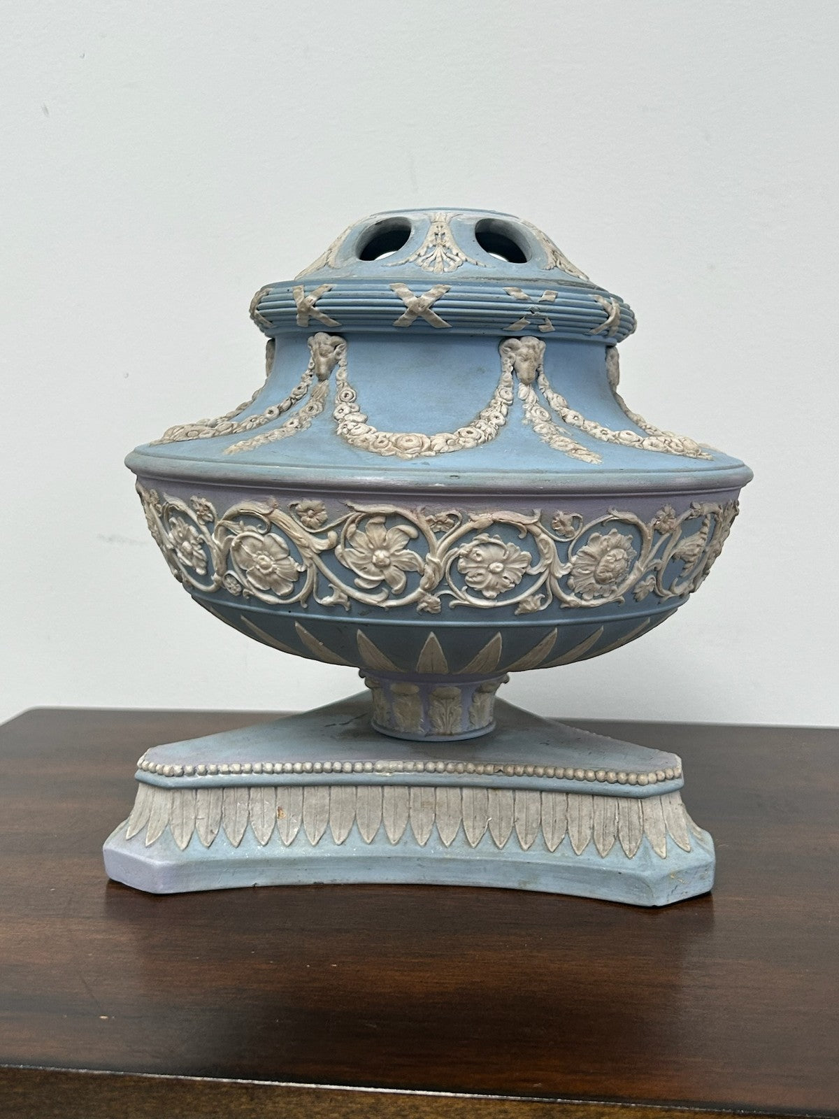 Wedgwood Pale Blue Jasper Pot Pourri Vase Pierced Cover Tripod Plinth0