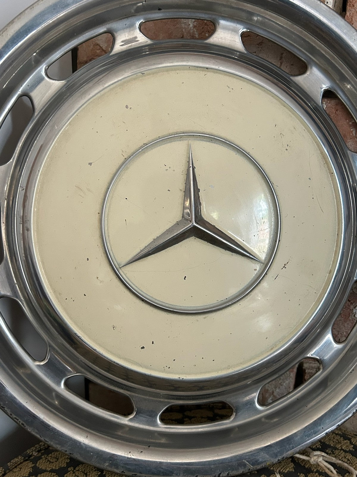 Vintage Mercedes Benz Hubcap Chrome Cream Centre Star Wheel Trim Classic Car2