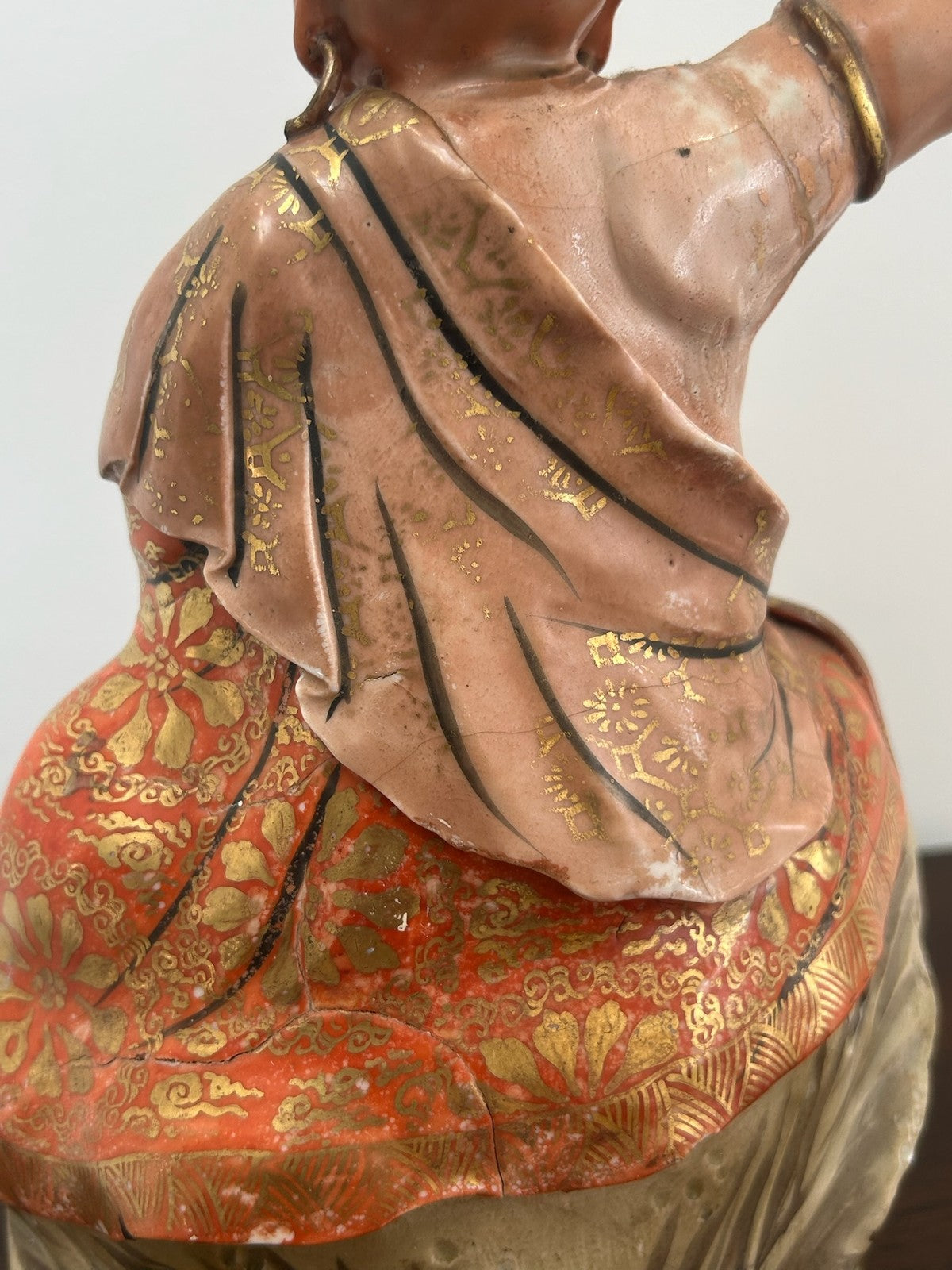 Antique Japanese Meiji Polychrome Pottery Figure of a Luohan / Monk & Vase12