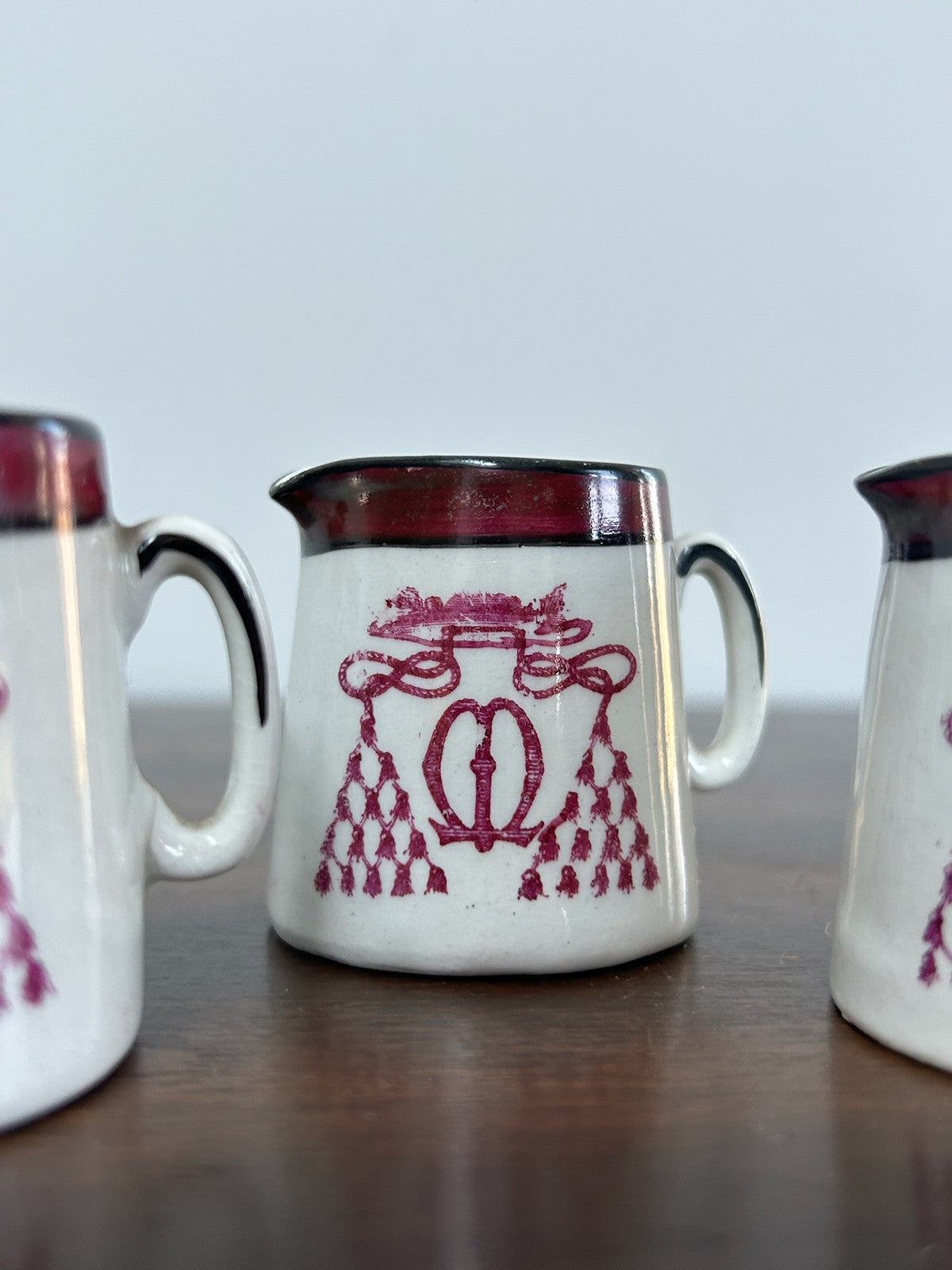 Set of Ecclesiastical Cardinal Galero Arms Cream Jugs England3