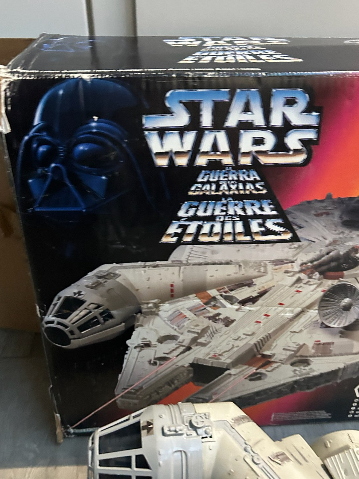 Star Wars POTF Electronic Millennium Falcon 1995 Kenner Boxed Figures Multilingu2
