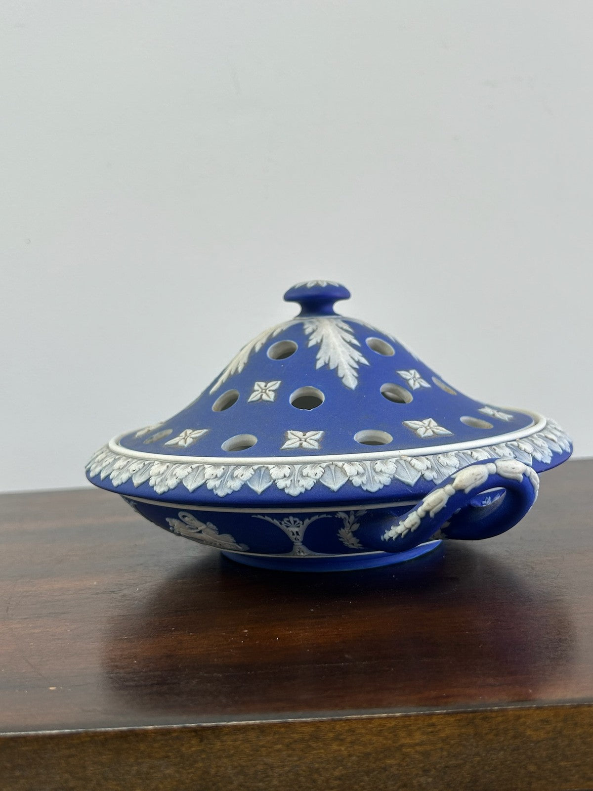 Wedgwood Dark Blue Jasperware Potpourri Bowl Early 19th Century Antique5