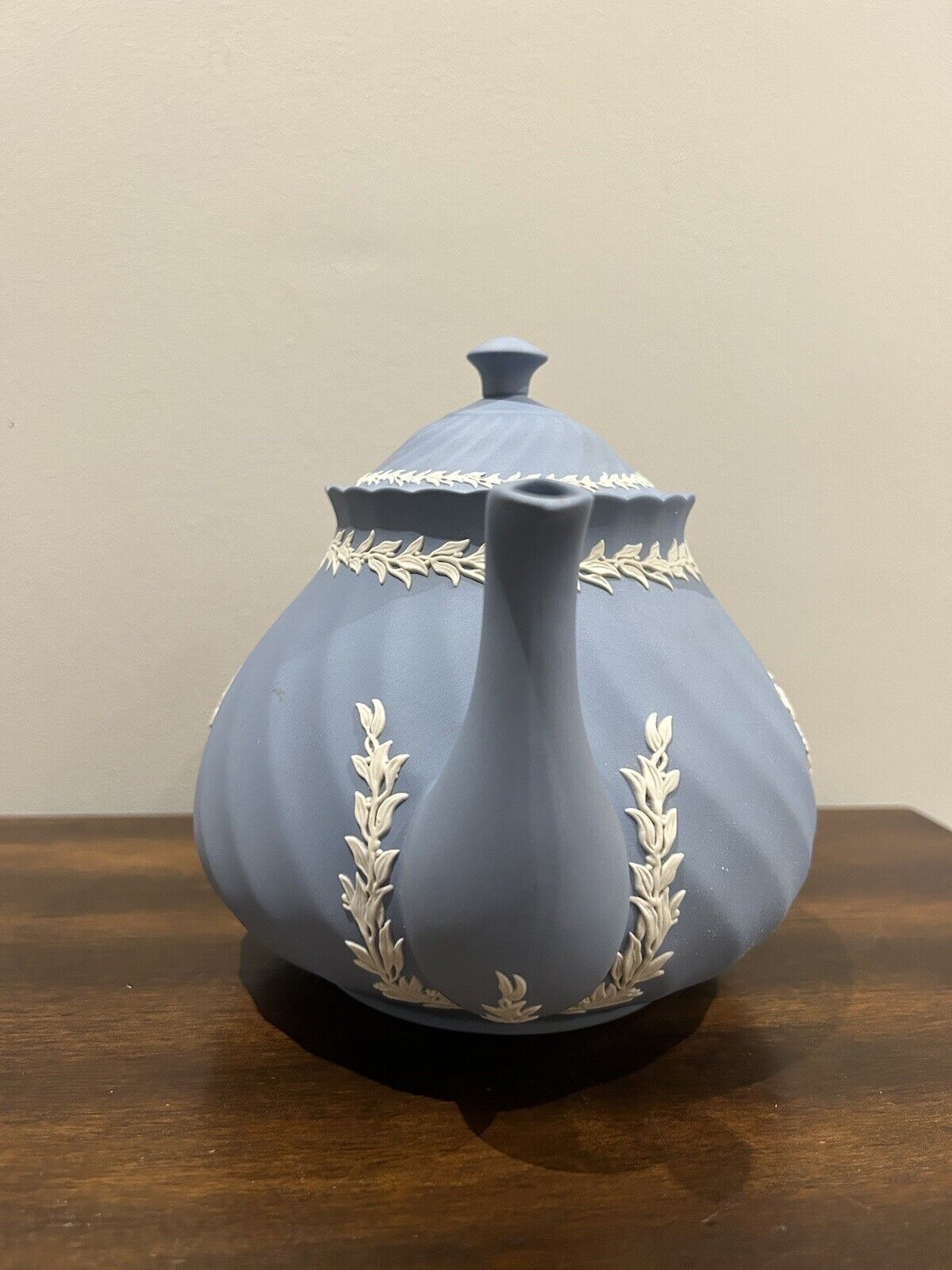 Wedgwood Blue Jasperware Fluted Floral 18cm Large Teapot - Made In England