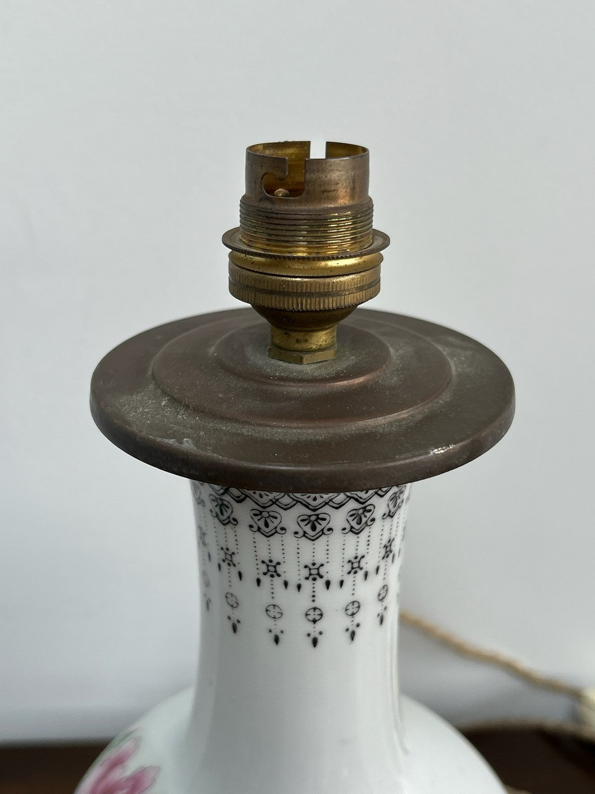 Chinese Famille Rose Porcelain Table Lamp Converted Working7