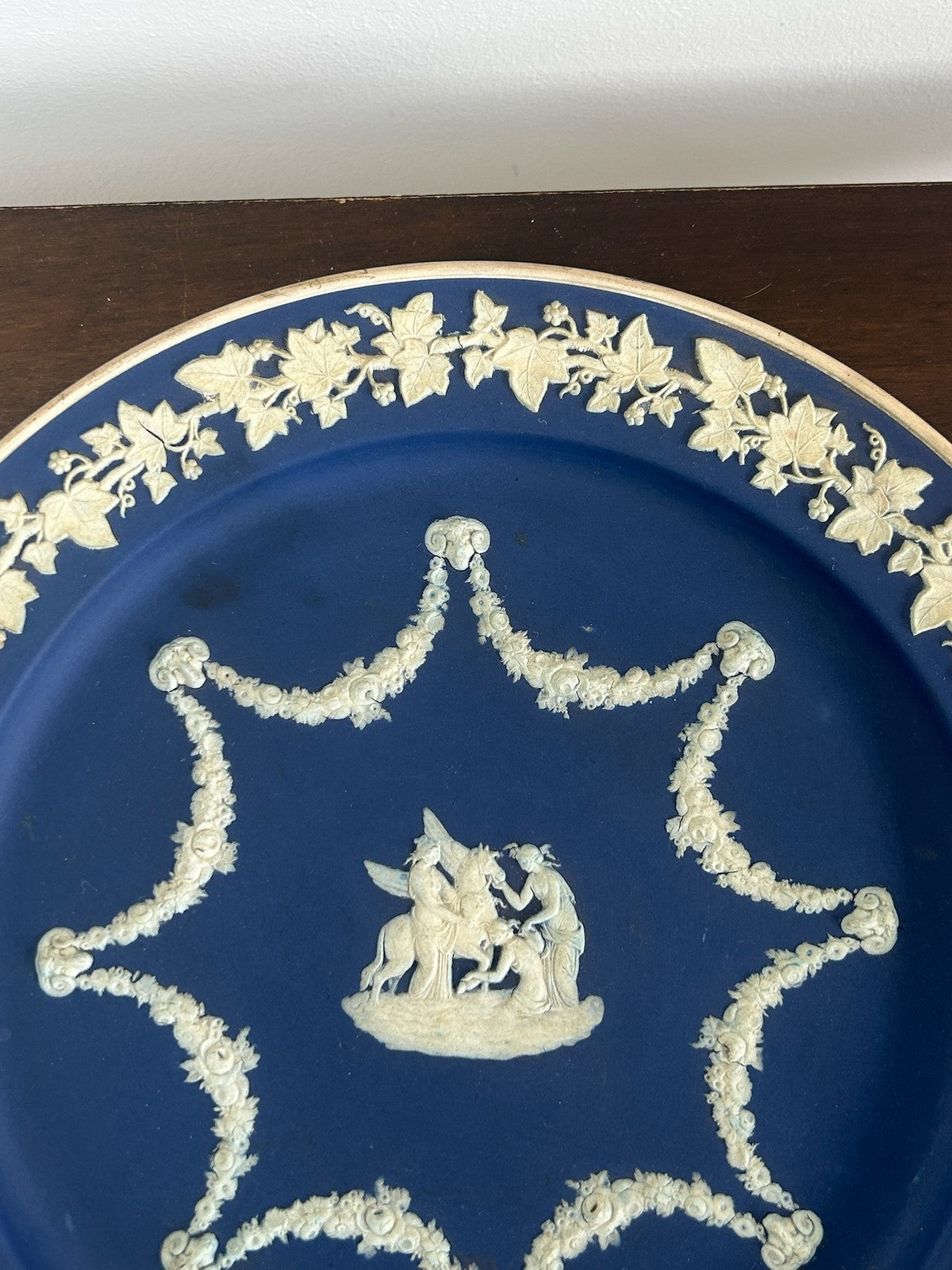 Wedgwood Dark Blue Jasperware Plate White Relief Medallion 26cm4
