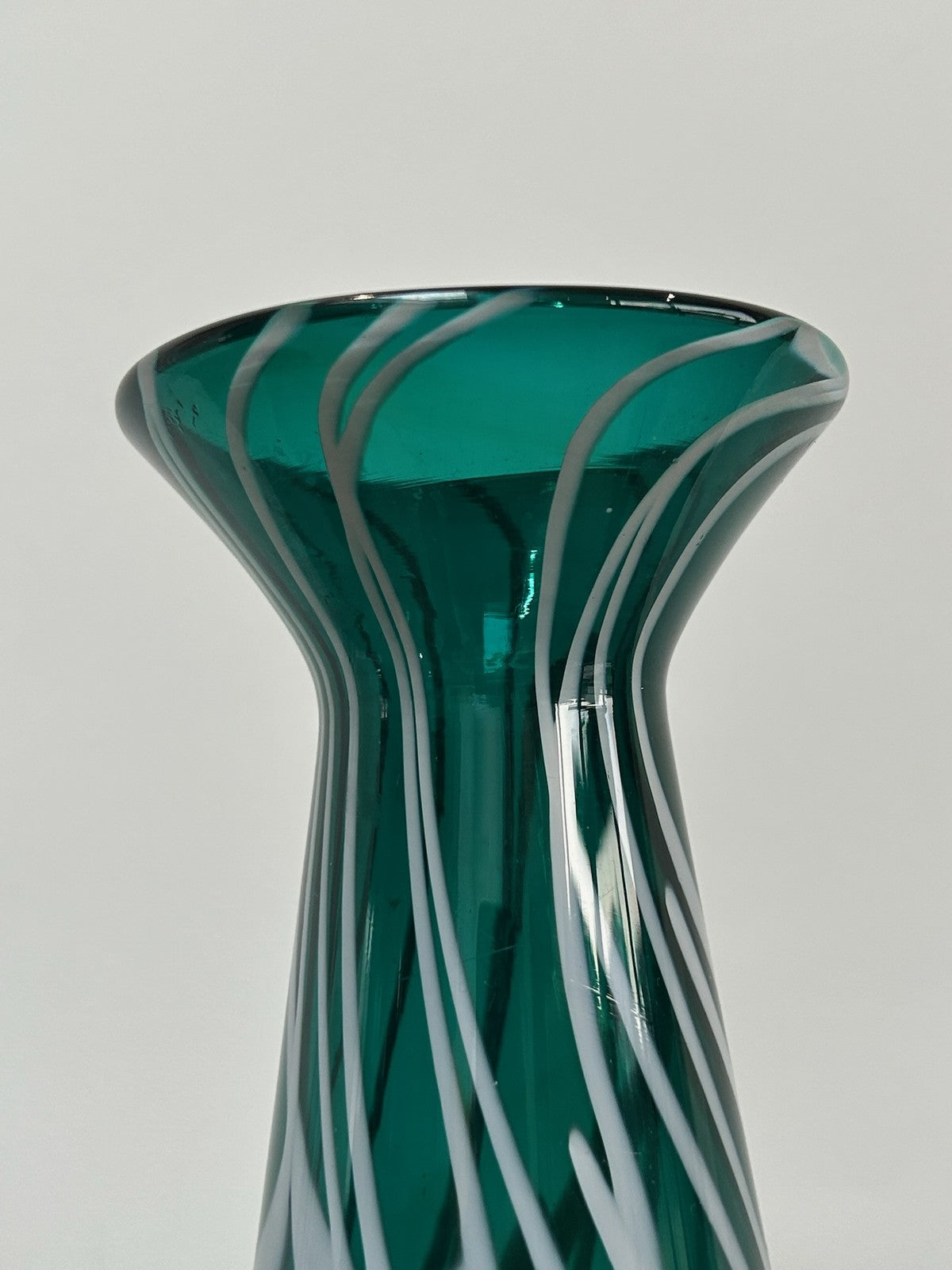 Vintage Murano Style Green White Swirl Art Glass Tall Vase 19cm Mid Century5
