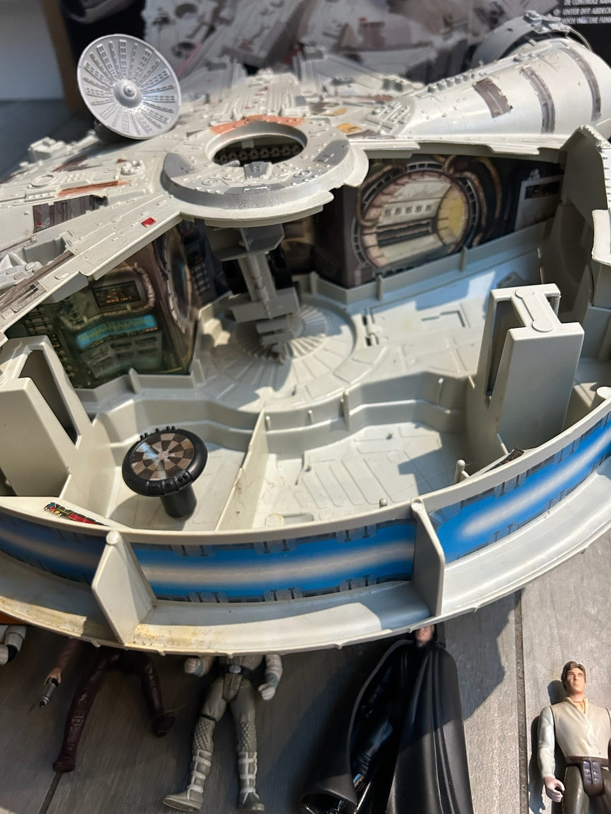 Star Wars POTF Electronic Millennium Falcon 1995 Kenner Boxed Figures Multilingu8