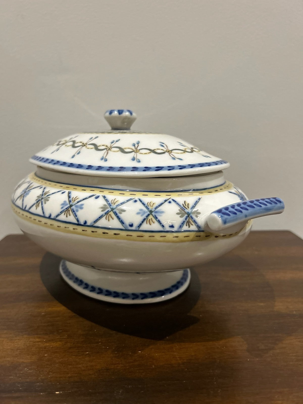 Viana do Castelo Portugal Hand Painted Lidded Tureen Signed Ribeiro Blue Yellow3