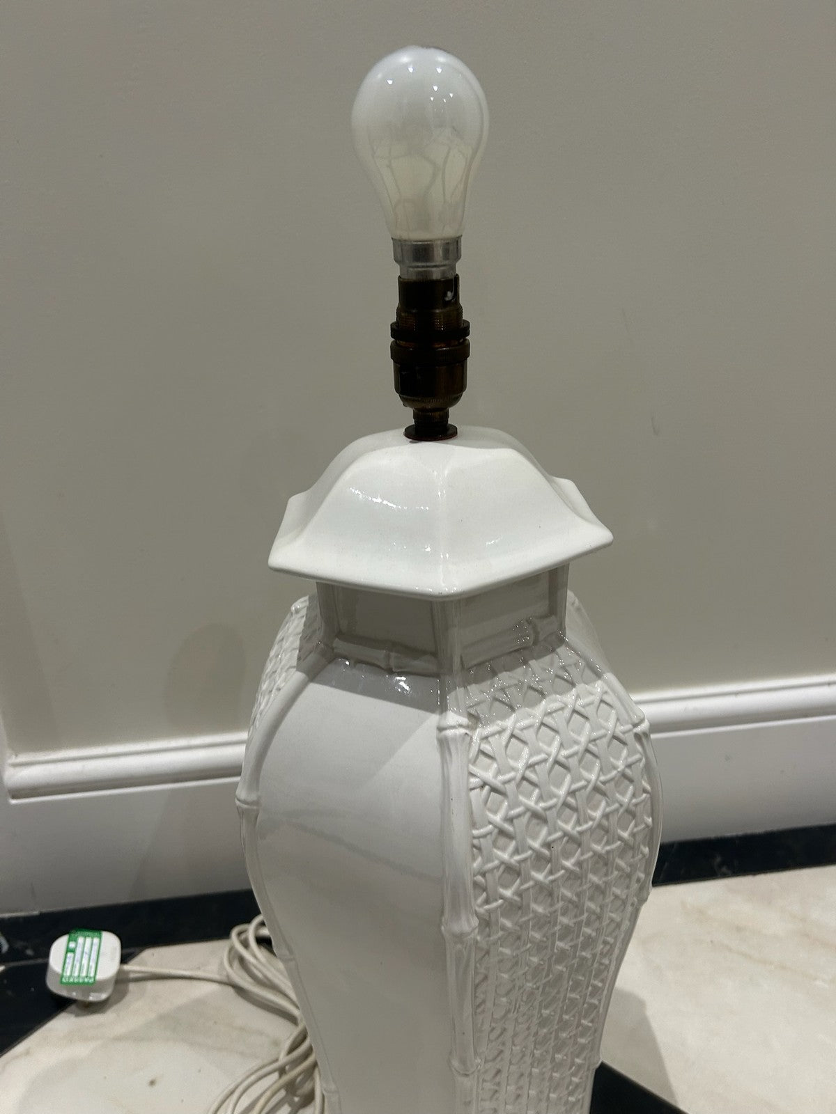 Vintage Italian Faux Bamboo Hollywood Regency Ceramic Table Lamp White 50cm5