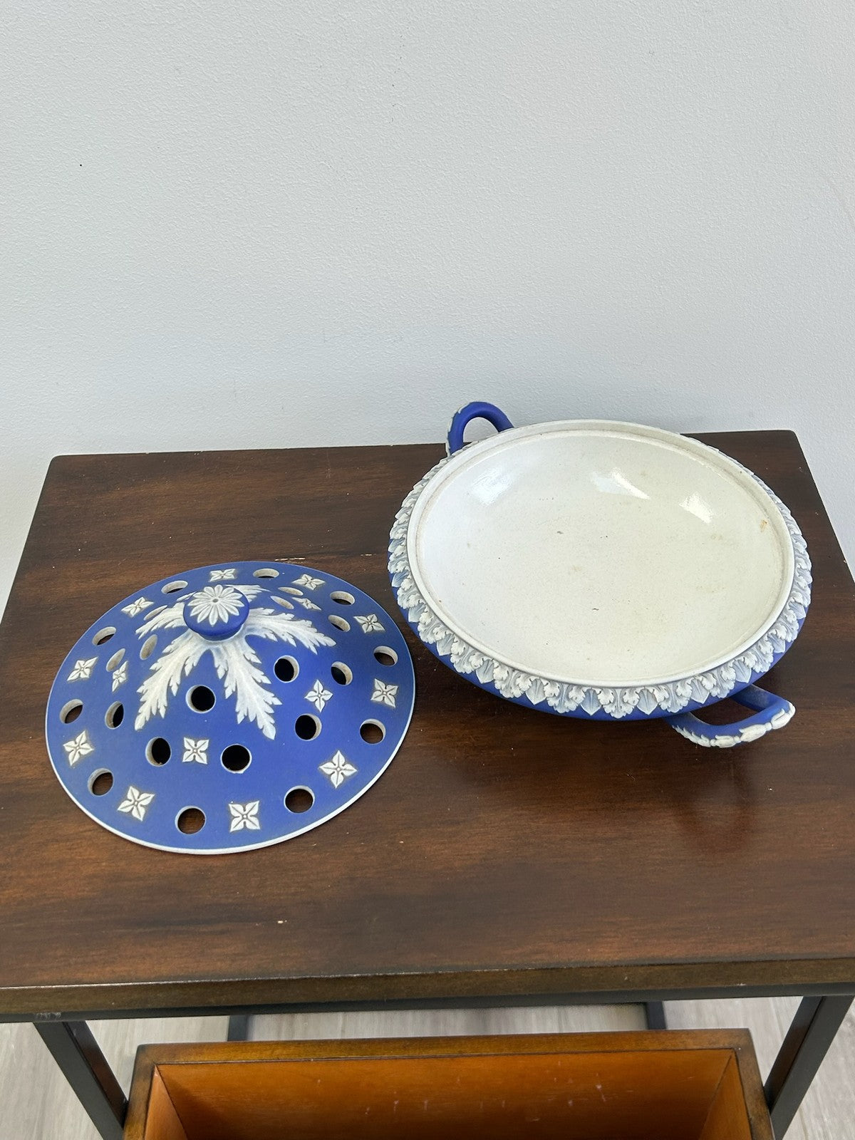Wedgwood Dark Blue Jasperware Potpourri Bowl Early 19th Century Antique6