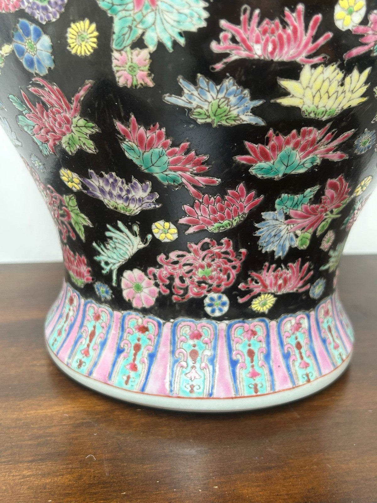 Chinese Famille Noire Thousand Flowers Covered Baluster Jar 39cm4