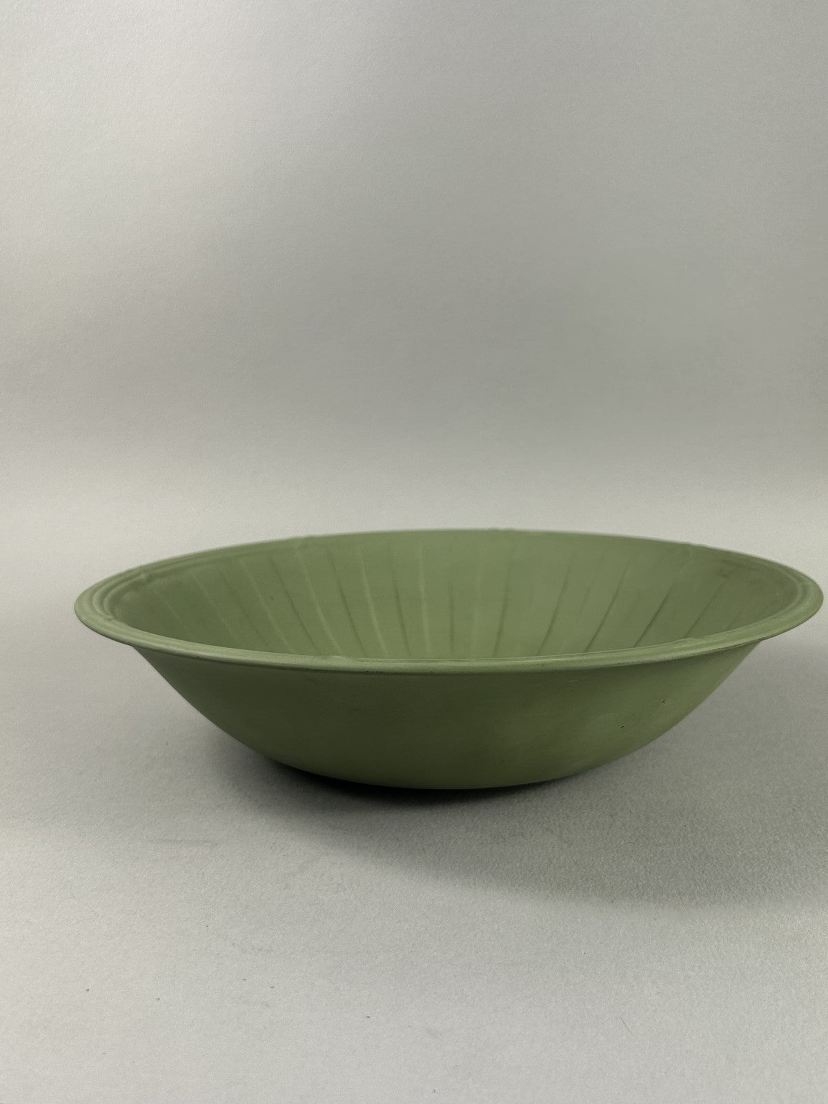 Large Green Wedgwood Jasperware Ivy Pattern Bowl 30cm