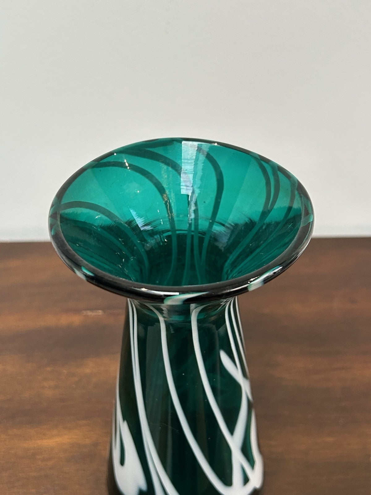 Vintage Murano Style Green White Swirl Art Glass Tall Vase 19cm Mid Century9