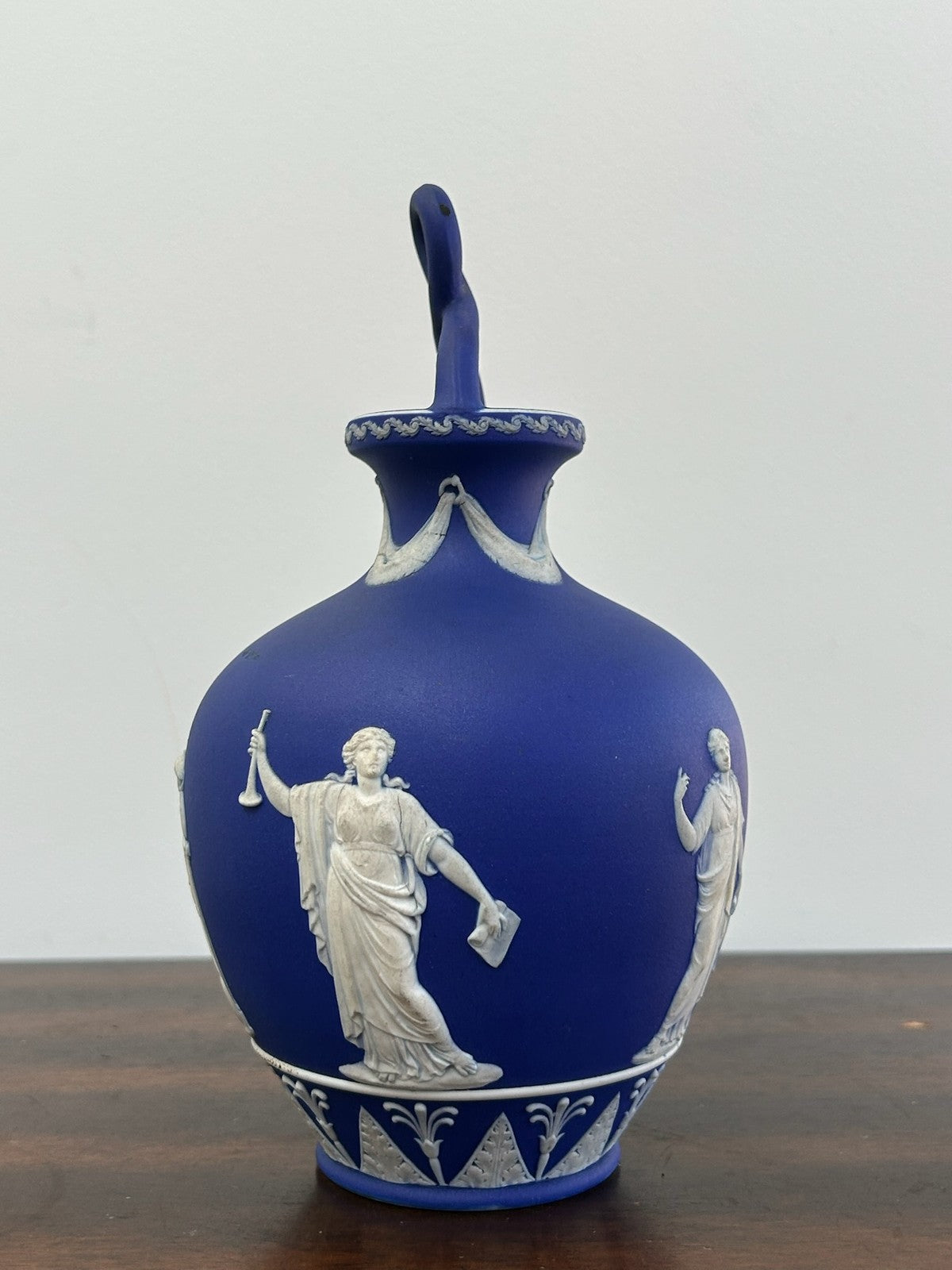 Wedgwood Dark Blue Jasper Dip Bottle Vase Knot Stopper Classical Figures3