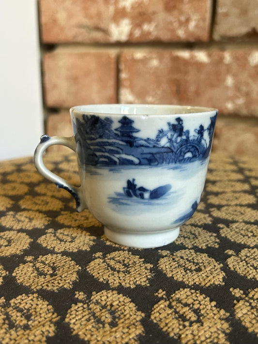Antique Chinese Export Style Blue and White Porcelain Cup Landscape Pattern0