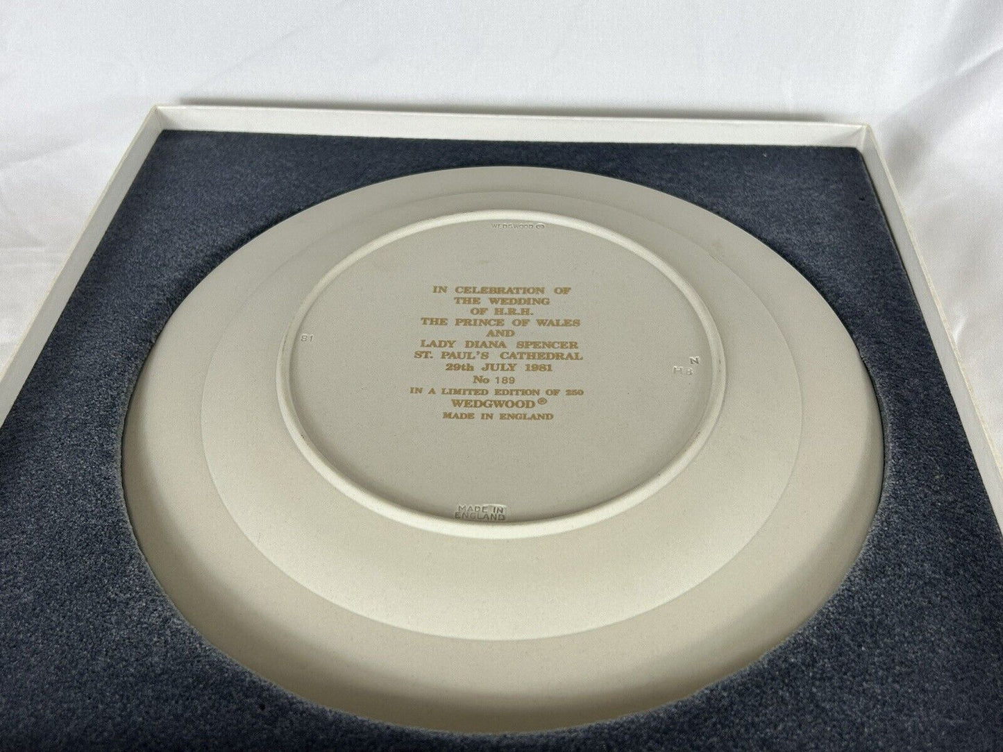 Wedgwood Lilac jasperware tricolor Trophy Plate Prince Of Wales Royal Wedding LE