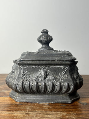 Descriptive image text