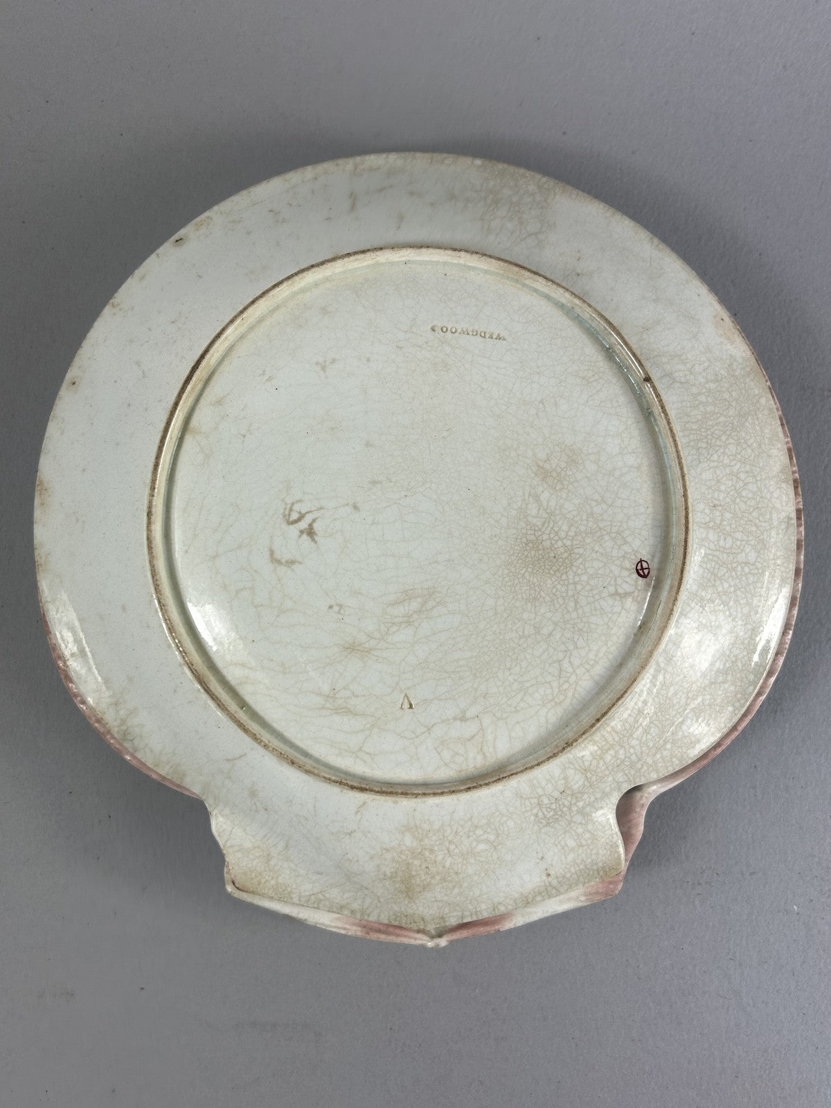 Wedgwood early 19thC pink shell dessert dishes, 20cm, set of four