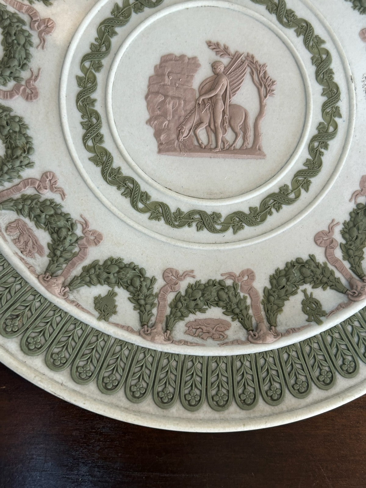 Wedgwood Tricolour Jasperware 'Trophy Plate' Neoclassical 22cm5