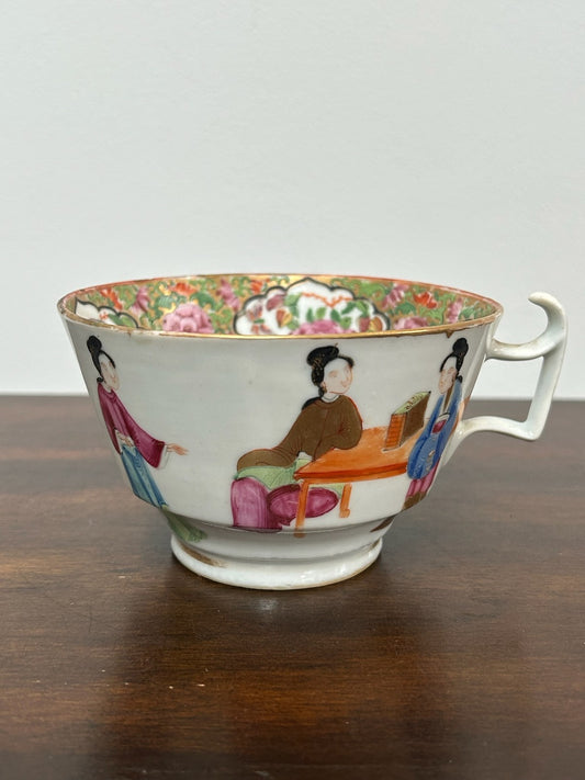 Antique Chinese Canton Famille Rose Tea Cup Figural Panels Gilt 19thC0