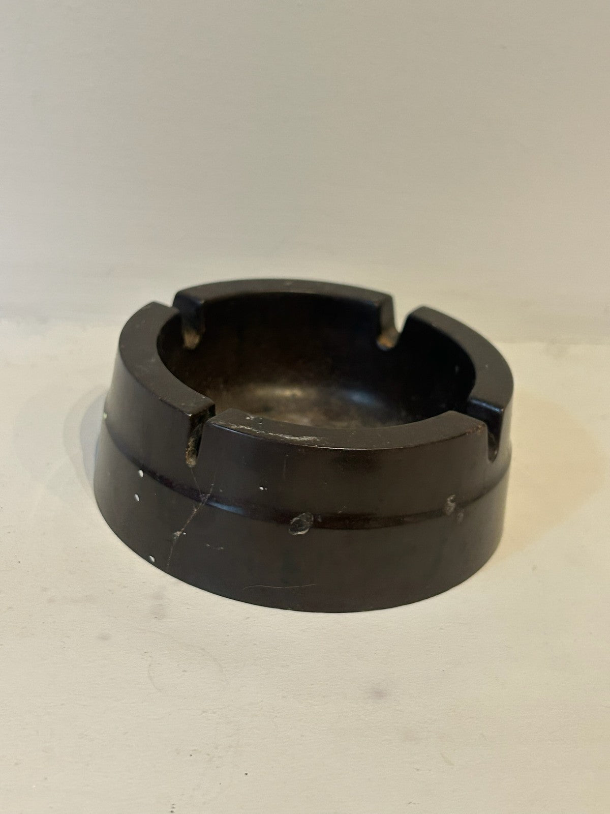 Vintage The Derby No 925 Heat Resisting Plastic Ashtray Chicago Mid Century 12cm1
