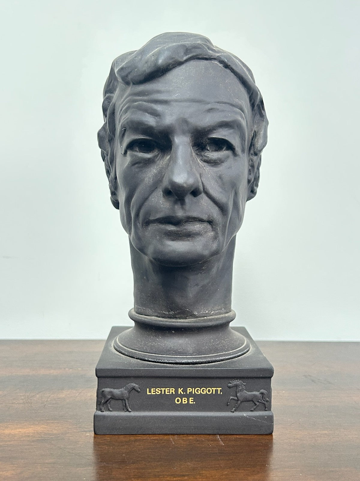 Wedgwood Black Basalt Bust Lester Piggott OBE 23cm0