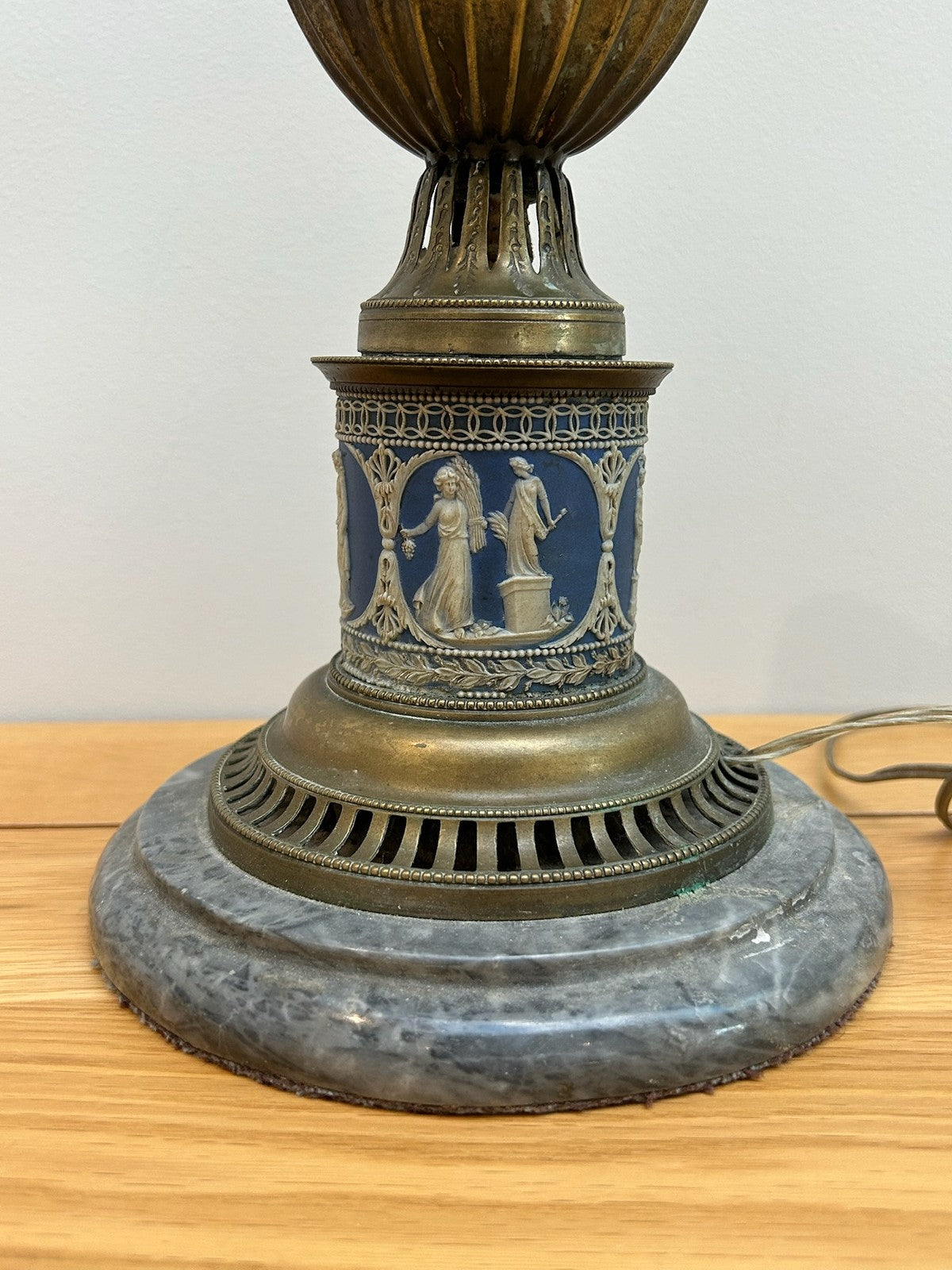 Antique Victorian Brass Urn Table Lamp Blue Jasperware Column Marble Base 36cm2