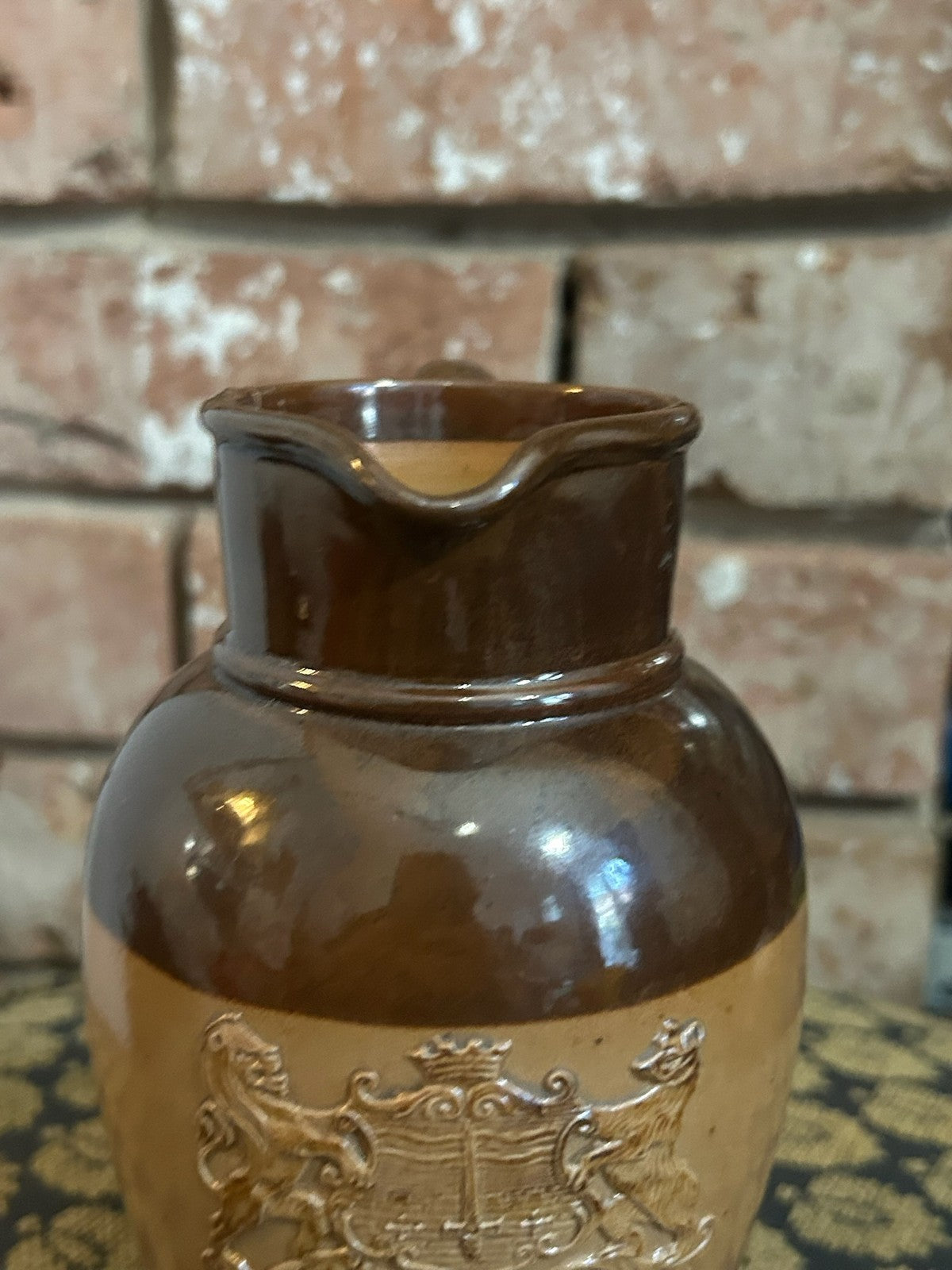 Royal Doulton Lambeth Salt Glaze Stoneware Jug Royal Arms Relief Two Tone2