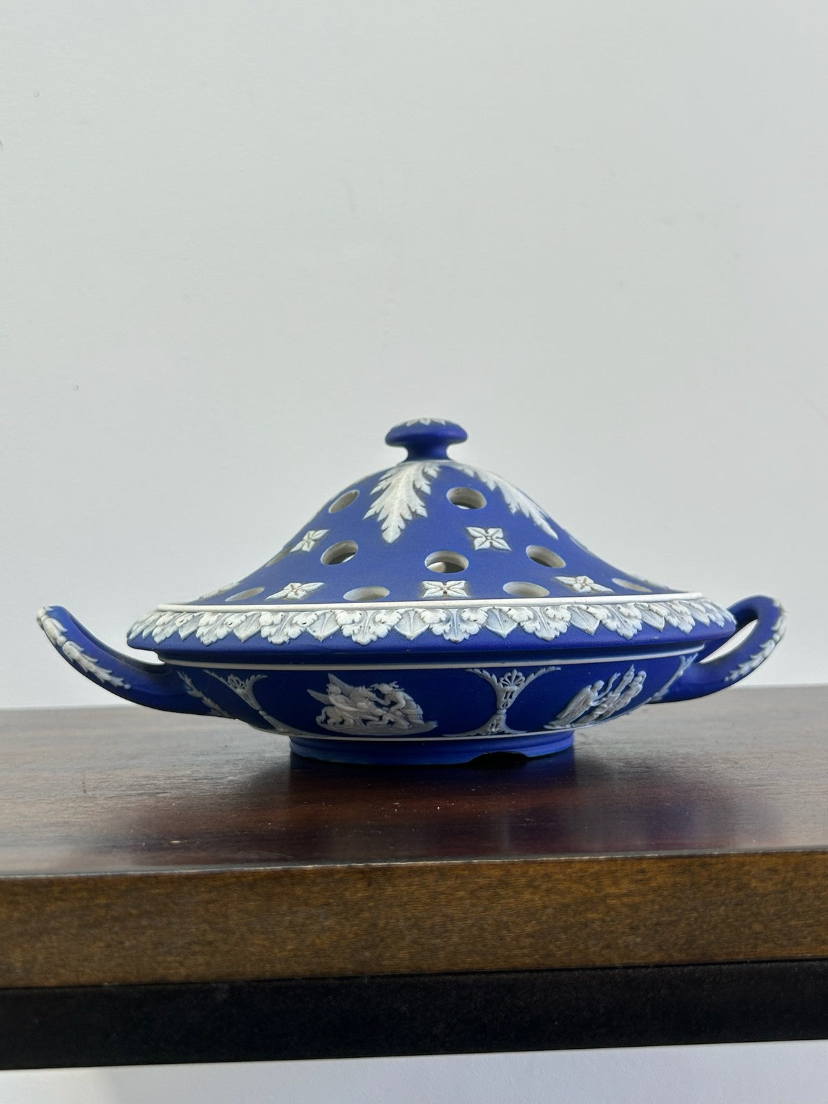 Wedgwood Dark Blue Jasperware Potpourri Bowl Early 19th Century Antique3