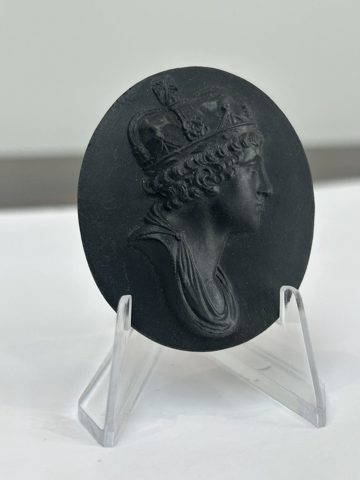 Wedgwood Black Basalt Portrait Medallion No.30 Mary II Kings of England c.18001