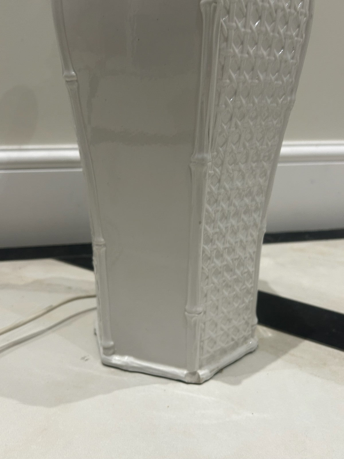 Vintage Italian Faux Bamboo Hollywood Regency Ceramic Table Lamp White 50cm4