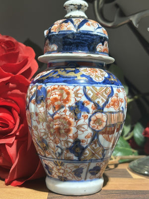 Antique Japanese Imari Lidded Vase Hand Painted 16cm Fine Porcelain