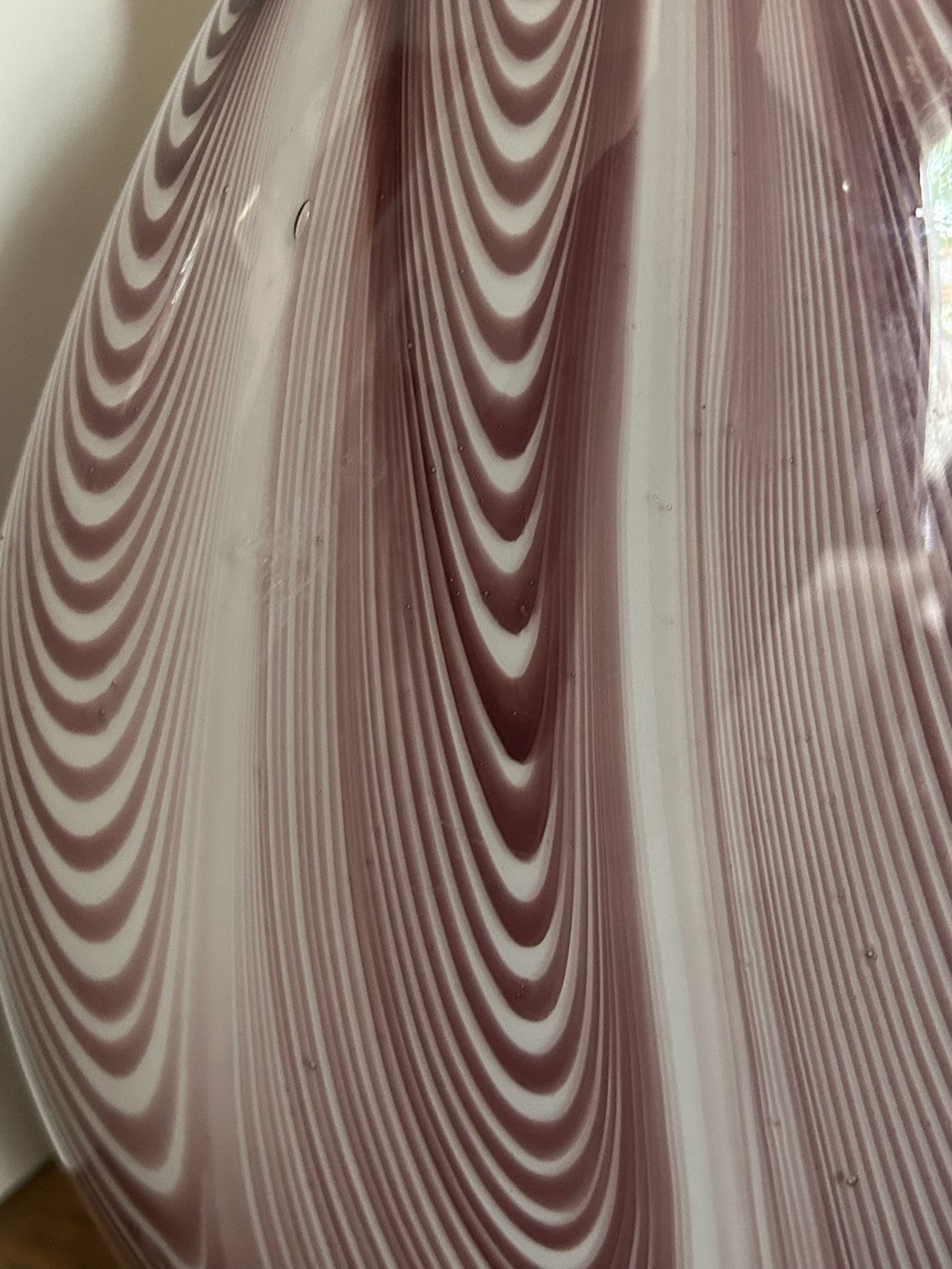 Vintage Murano Style Art Glass Vase Amethyst White Feather Pulled Design Ruffled4