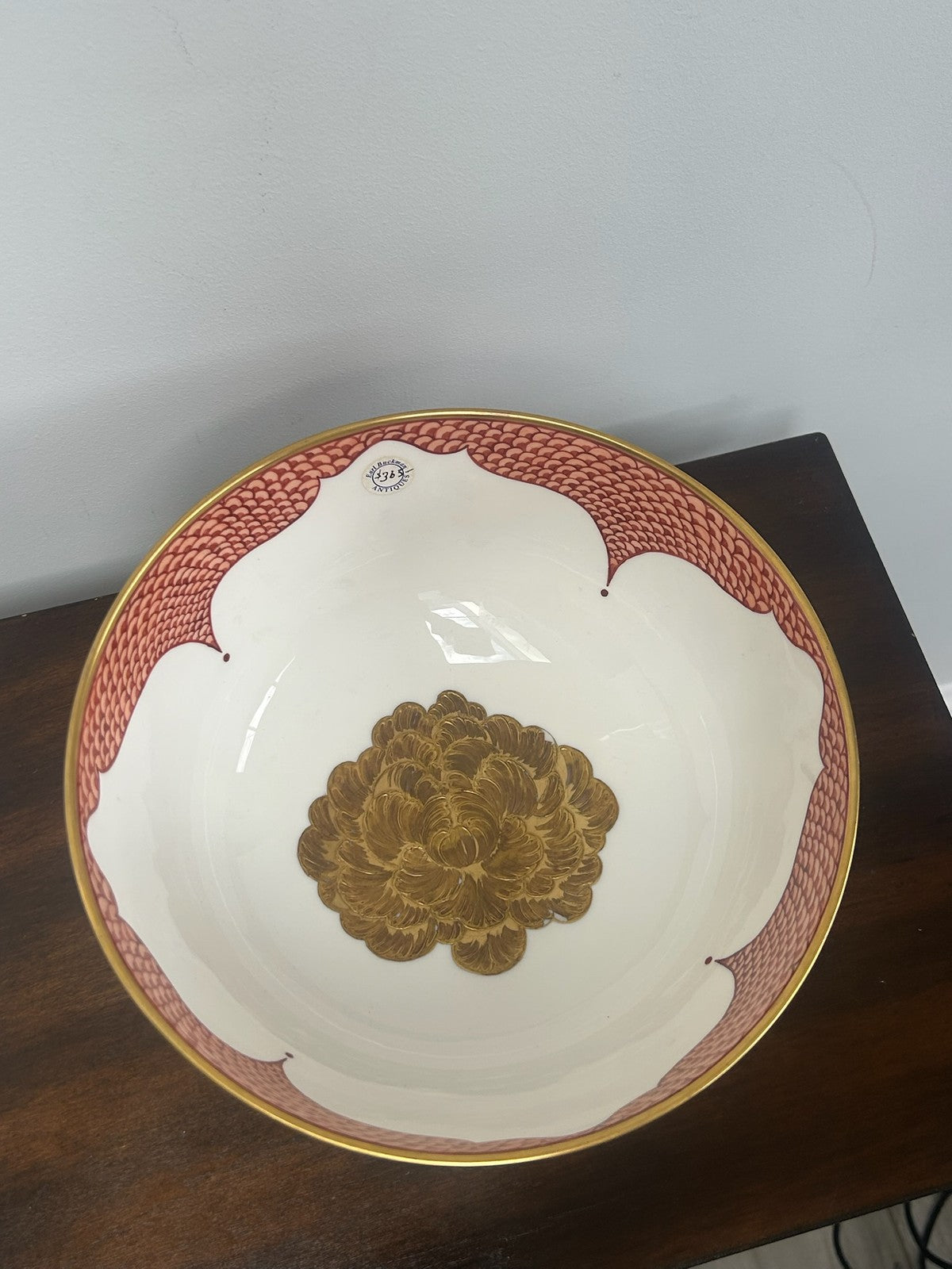 Wedgwood Bone China Bowl Red Scale Border Gilt Chrysanthemum Earl Buckman 24cm2