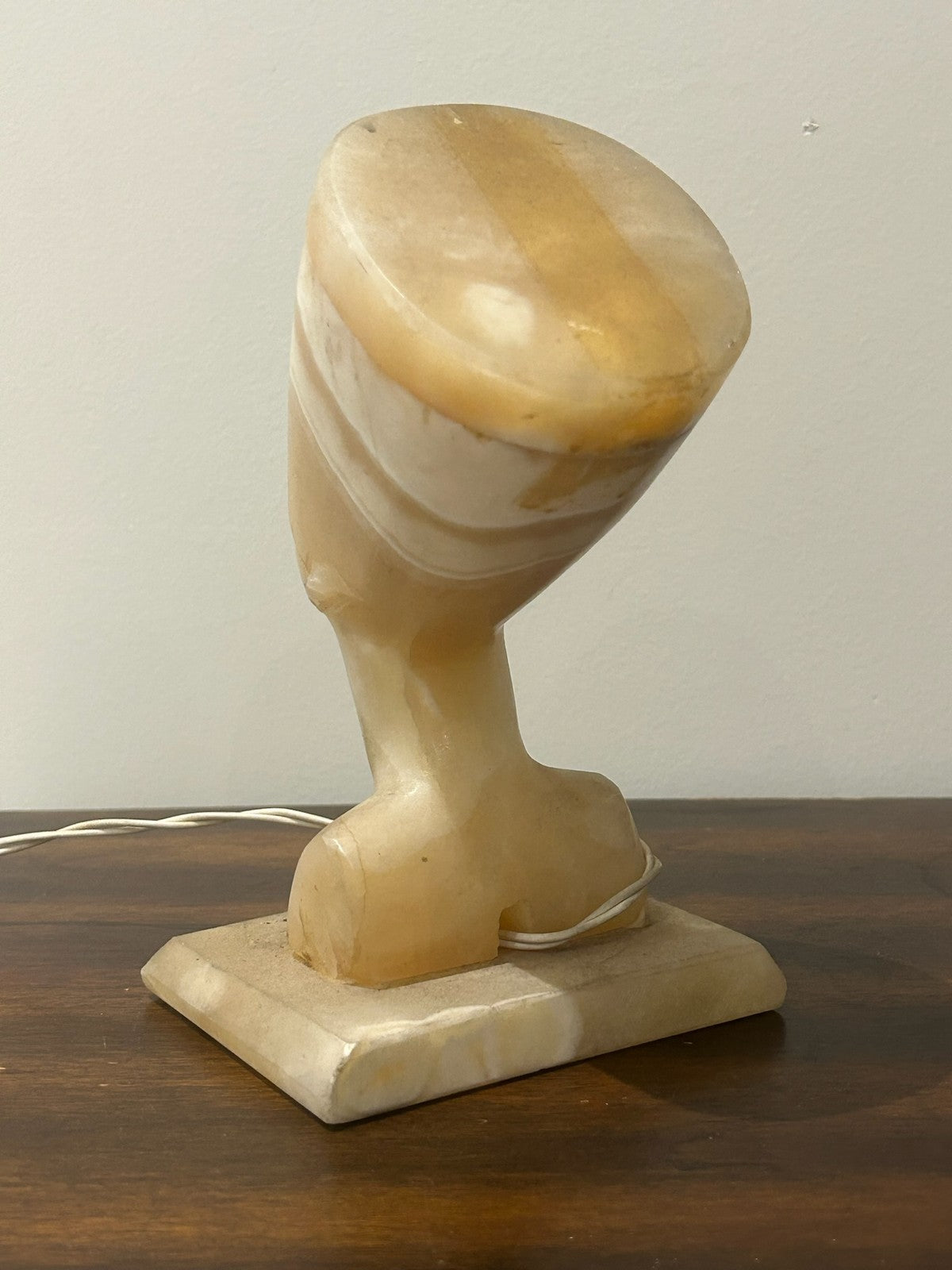 Vintage Carved Alabaster Nefertiti Bust Table Lamp Egyptian Revival5