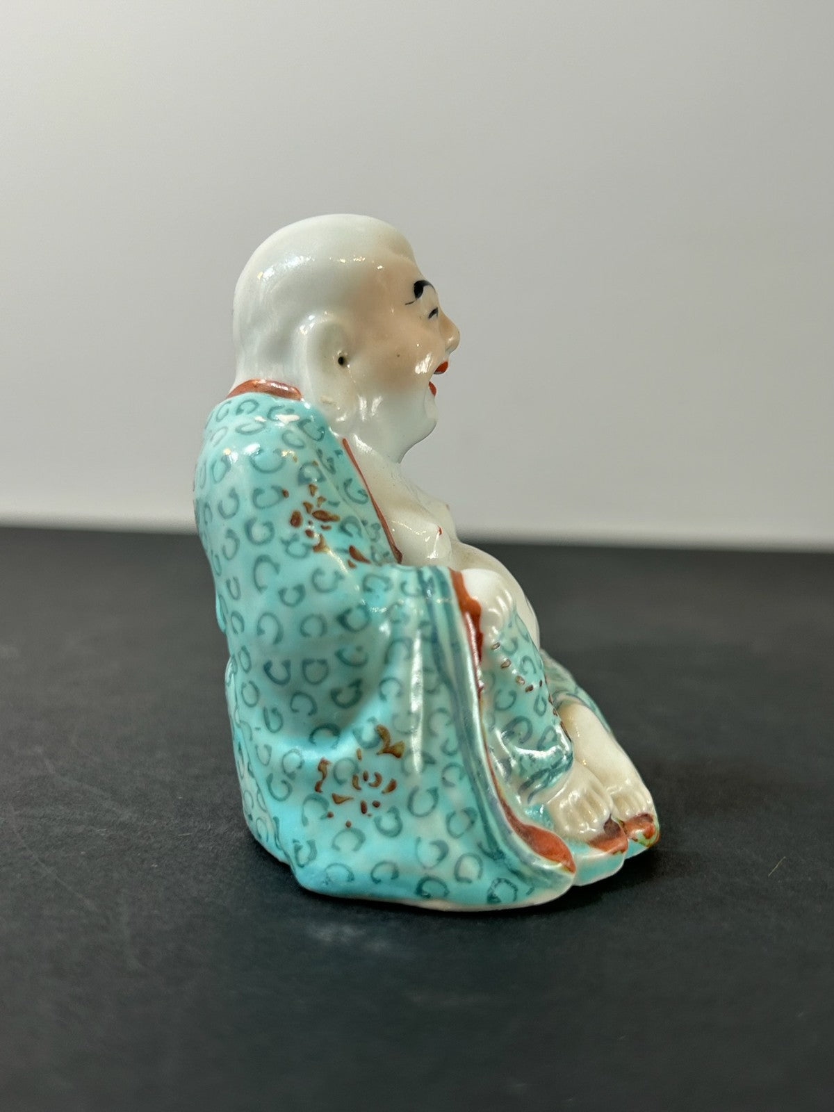 Small Chinese Famille Rose Porcelain Budai Laughing Buddha Figure 7cm1