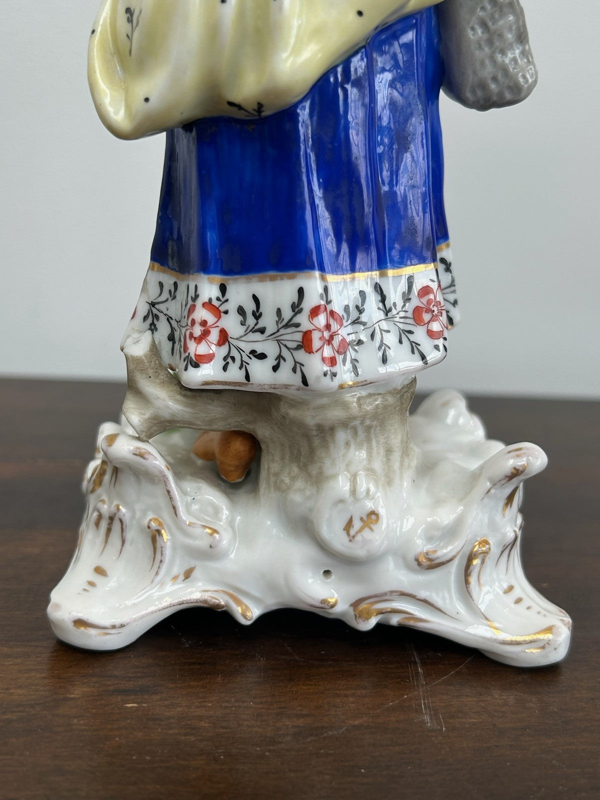 Antique Chelsea Style Porcelain Figurine Lady Flowers Gold Anchor Mark 22cm5