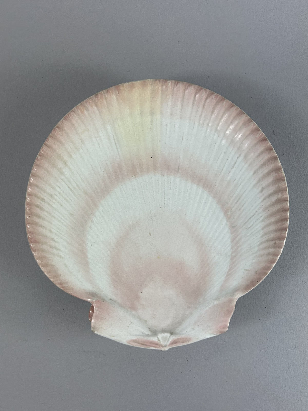 Wedgwood early 19thC pink shell dessert dishes, 20cm, set of four