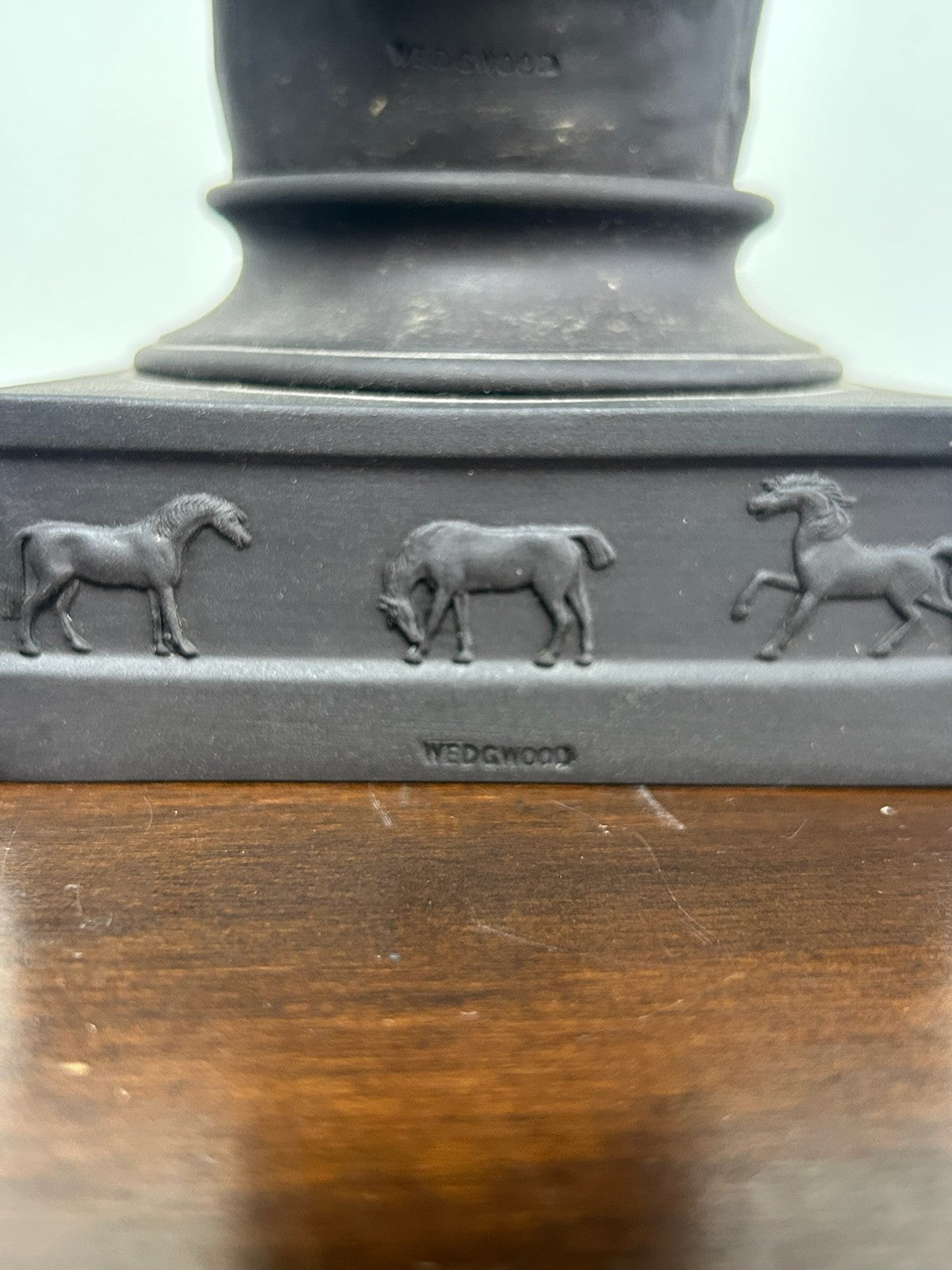 Wedgwood Black Basalt Bust Lester Piggott OBE 23cm5