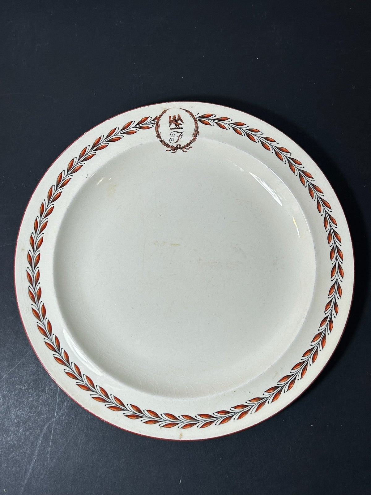 Antique Wedgwood Queens Ware Crested Plate Eagle Laurel Mortlocks 1887 25cm3