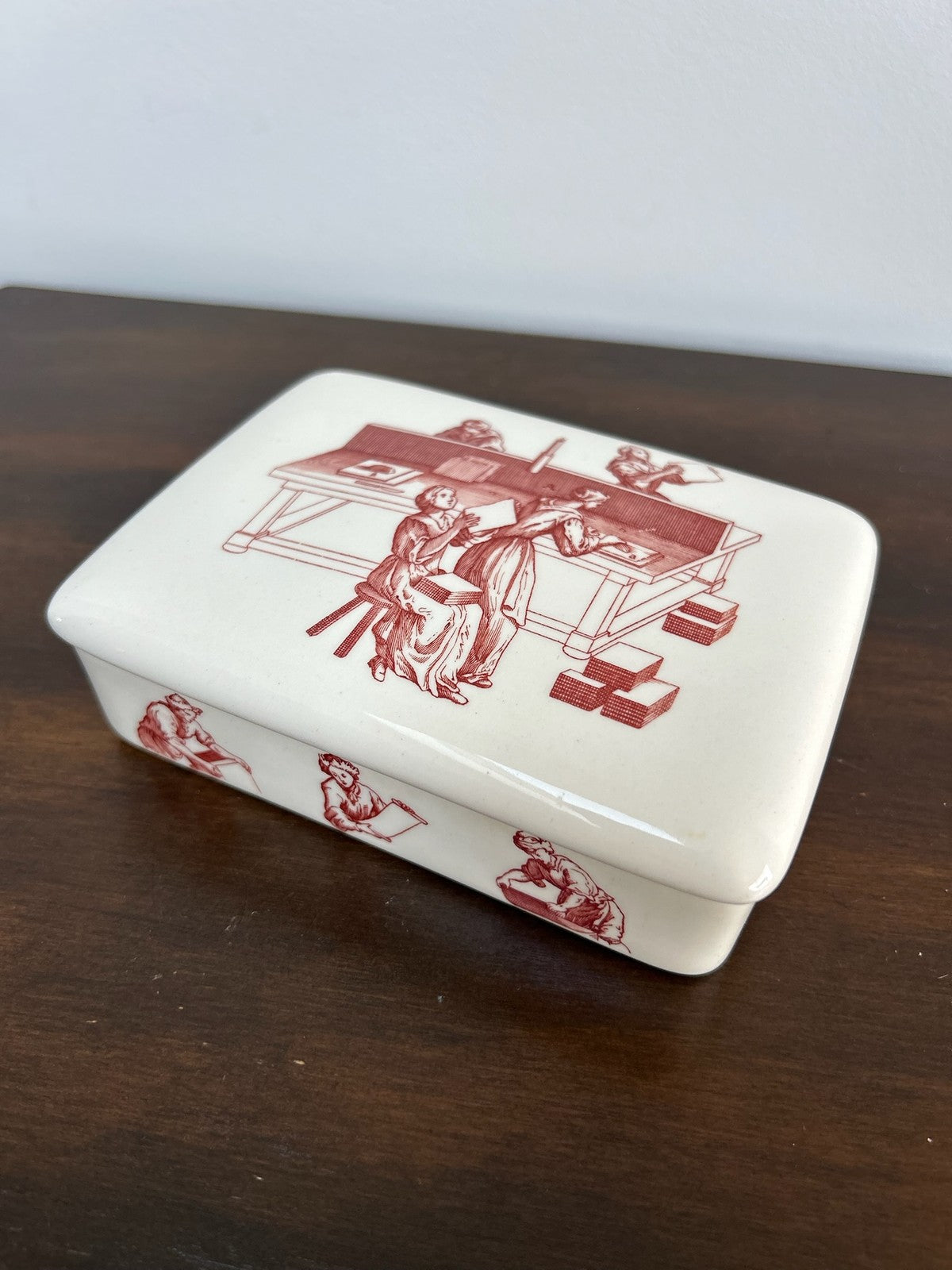 Wedgwood Porcelain Trinket Box Lidded Red Printed Scene1
