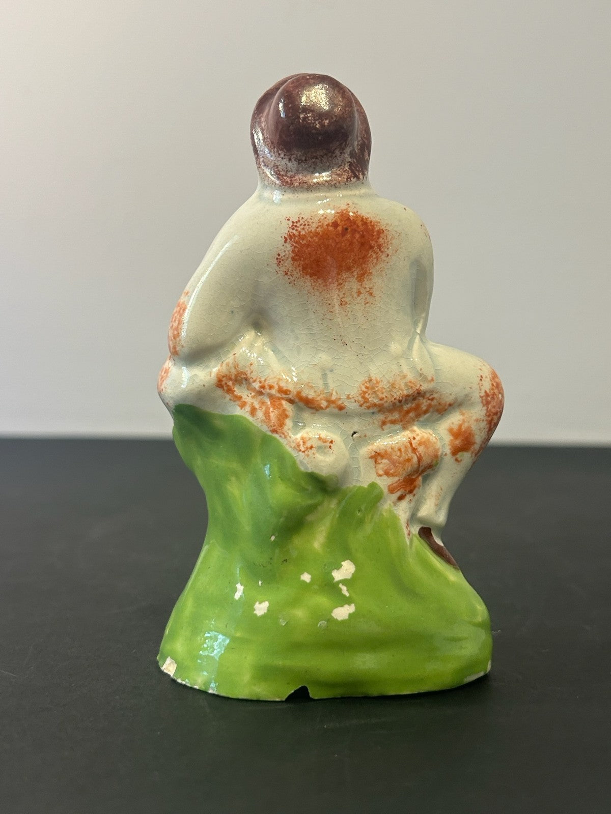 Antique Pearlware Staffordshire Figure Seated Man Sponged Iron Red Green Base2